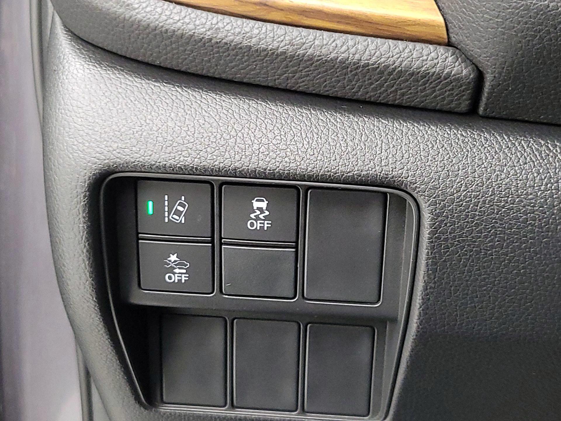 Thumbnail: 2017 Honda CR-V - 13
