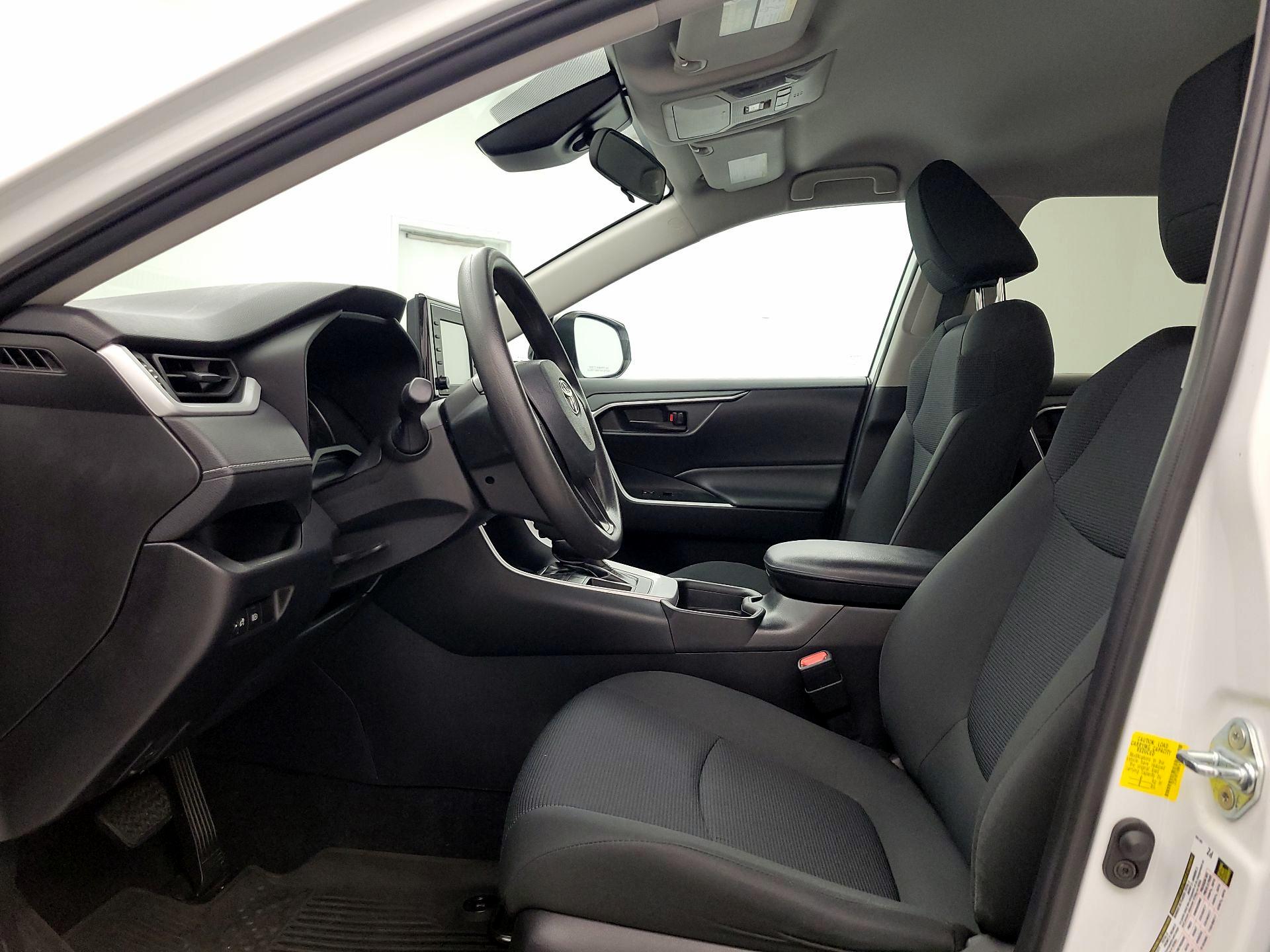 Thumbnail: 2021 Toyota RAV4 - 11