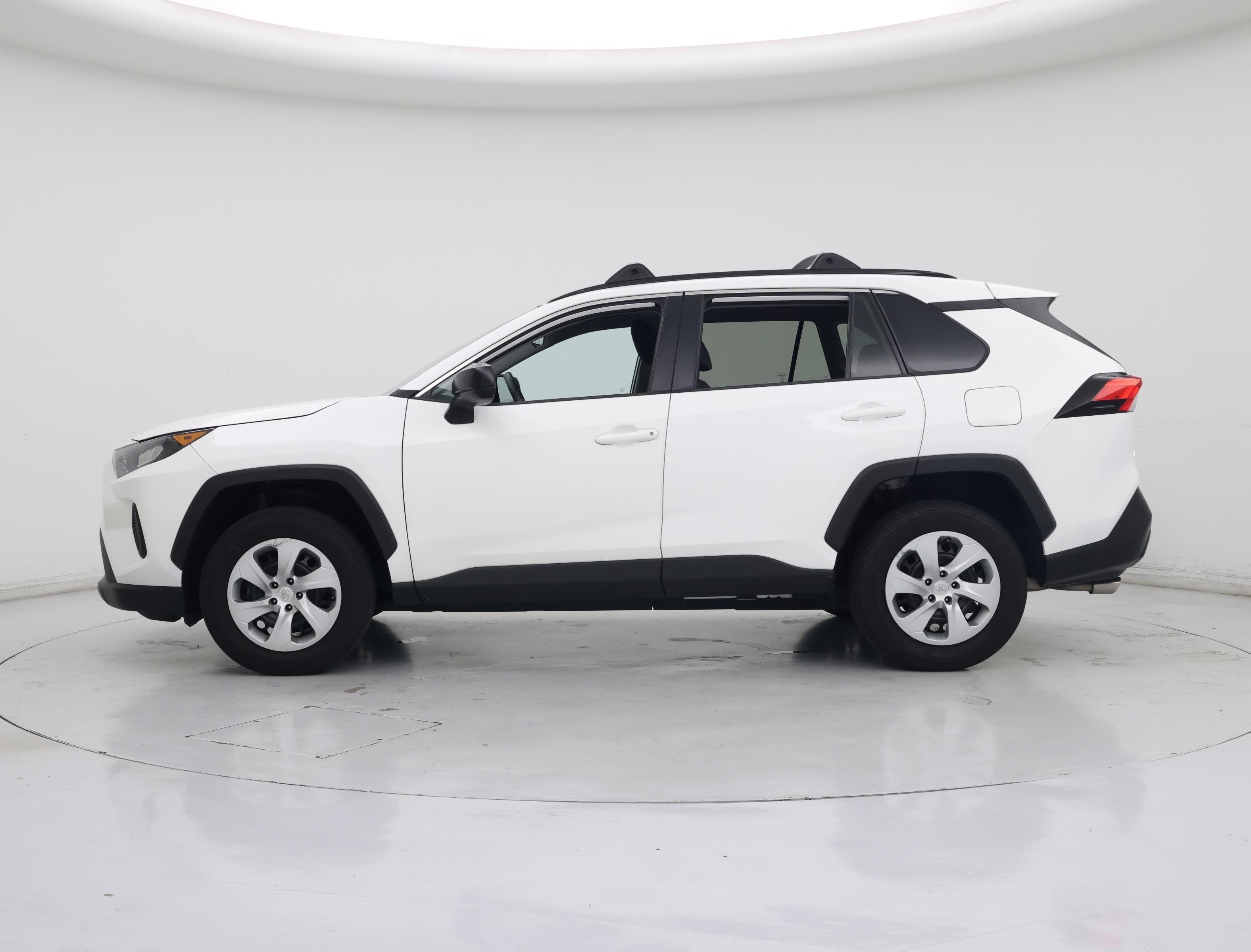 Thumbnail: 2021 Toyota RAV4 - 3
