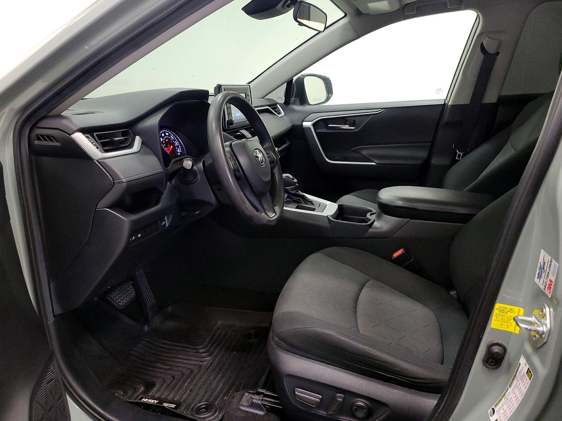 Thumbnail: 2020 Toyota RAV4 - 11