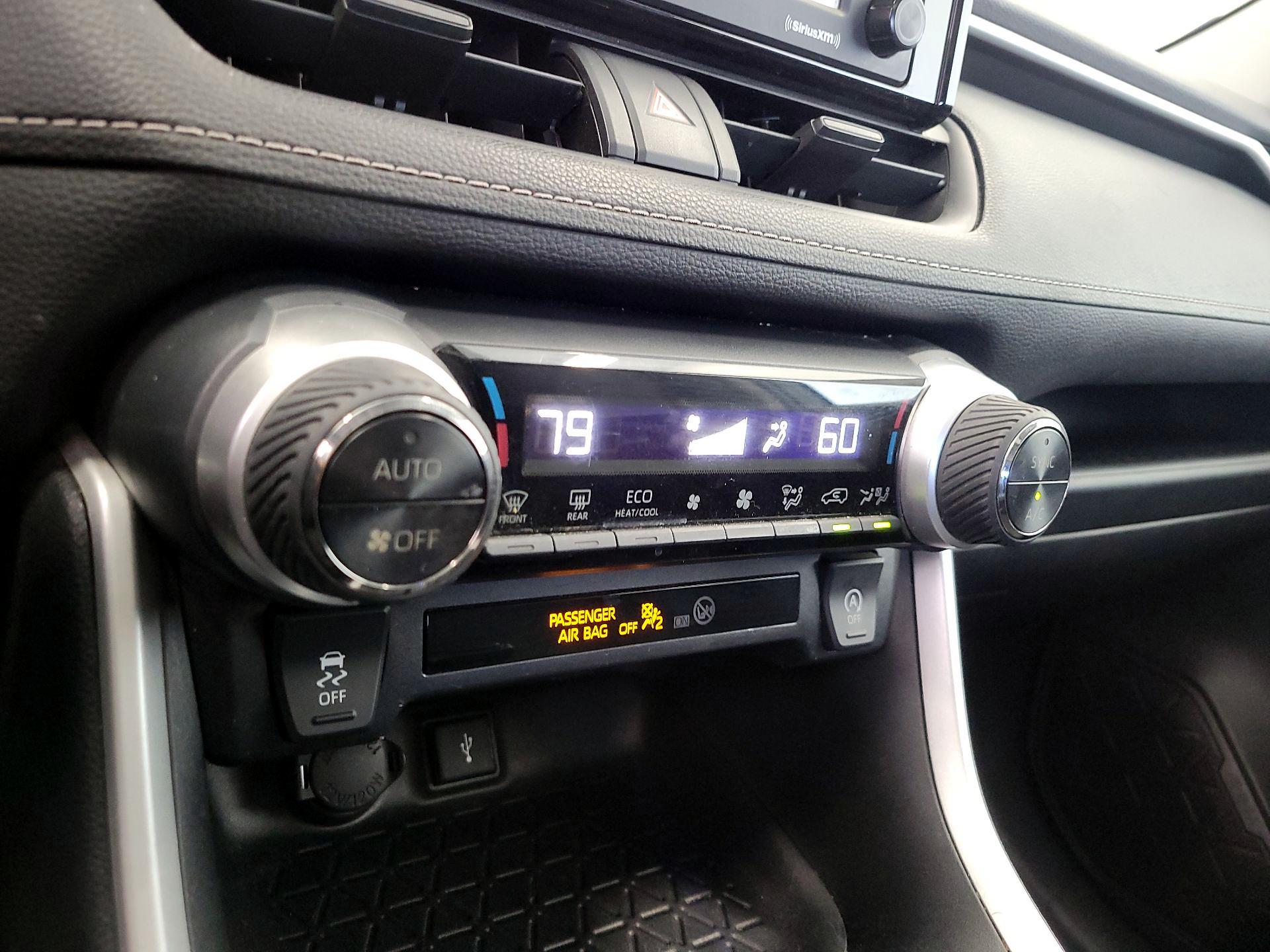 Thumbnail: 2020 Toyota RAV4 - 16