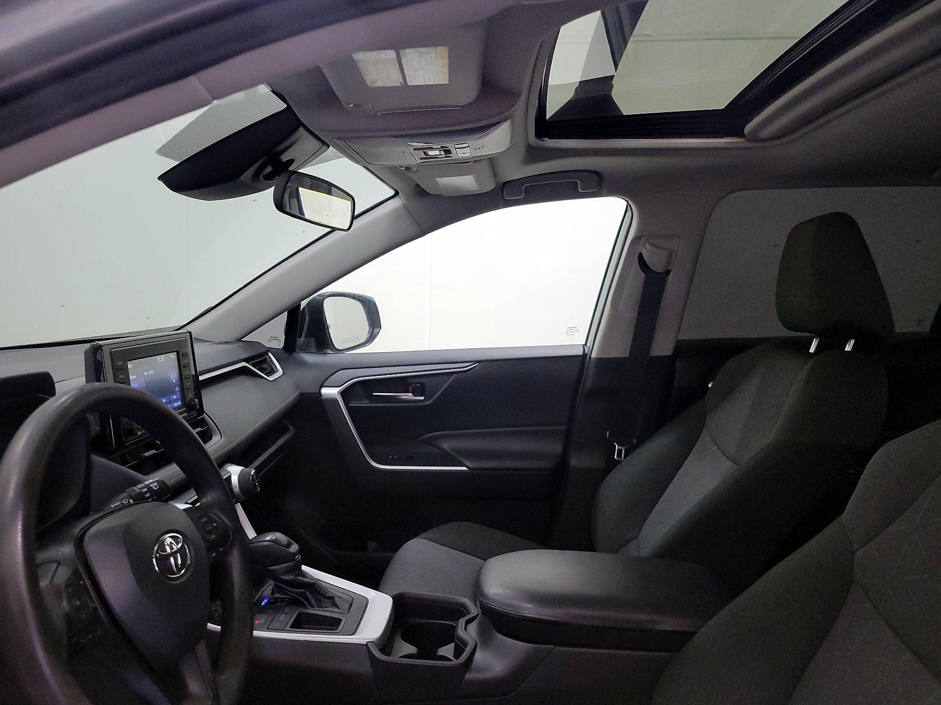 Thumbnail: 2020 Toyota RAV4 - 19