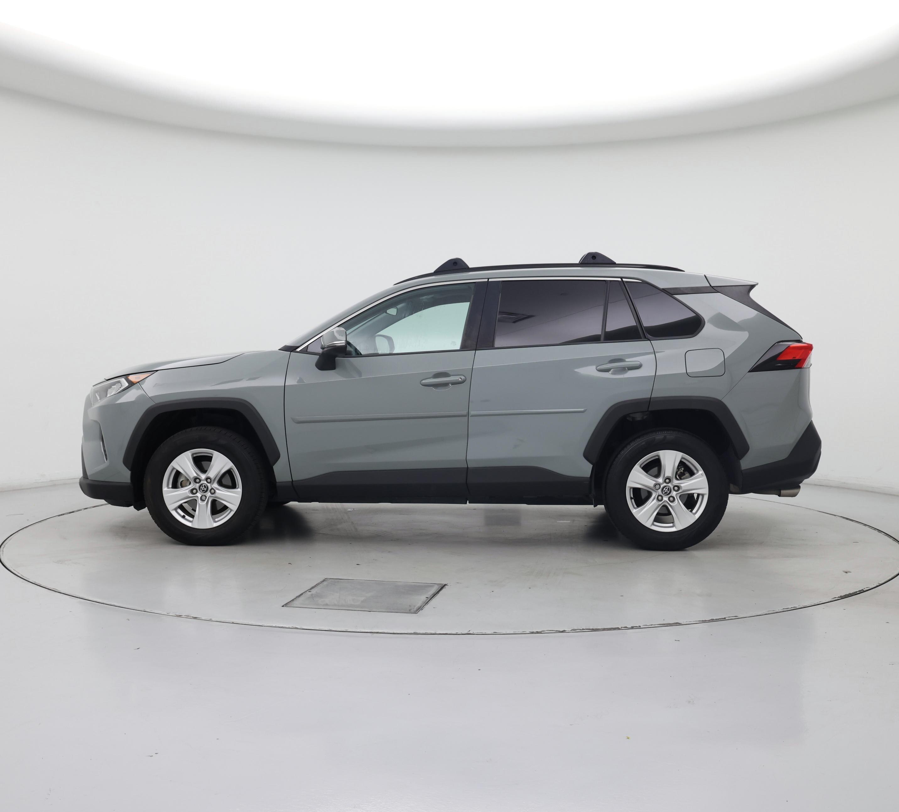 Thumbnail: 2020 Toyota RAV4 - 3