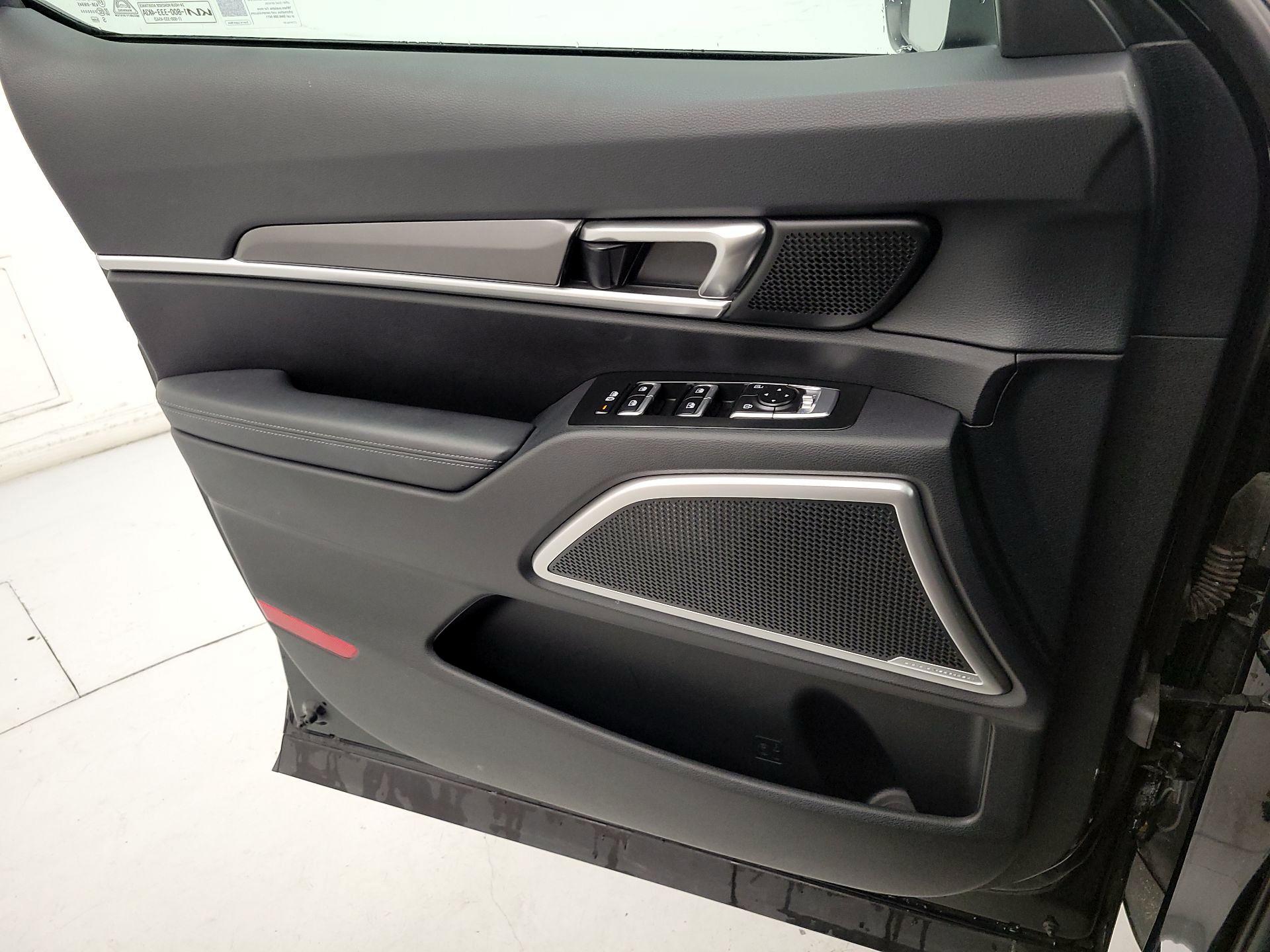 Thumbnail: 2023 Kia Telluride - 12