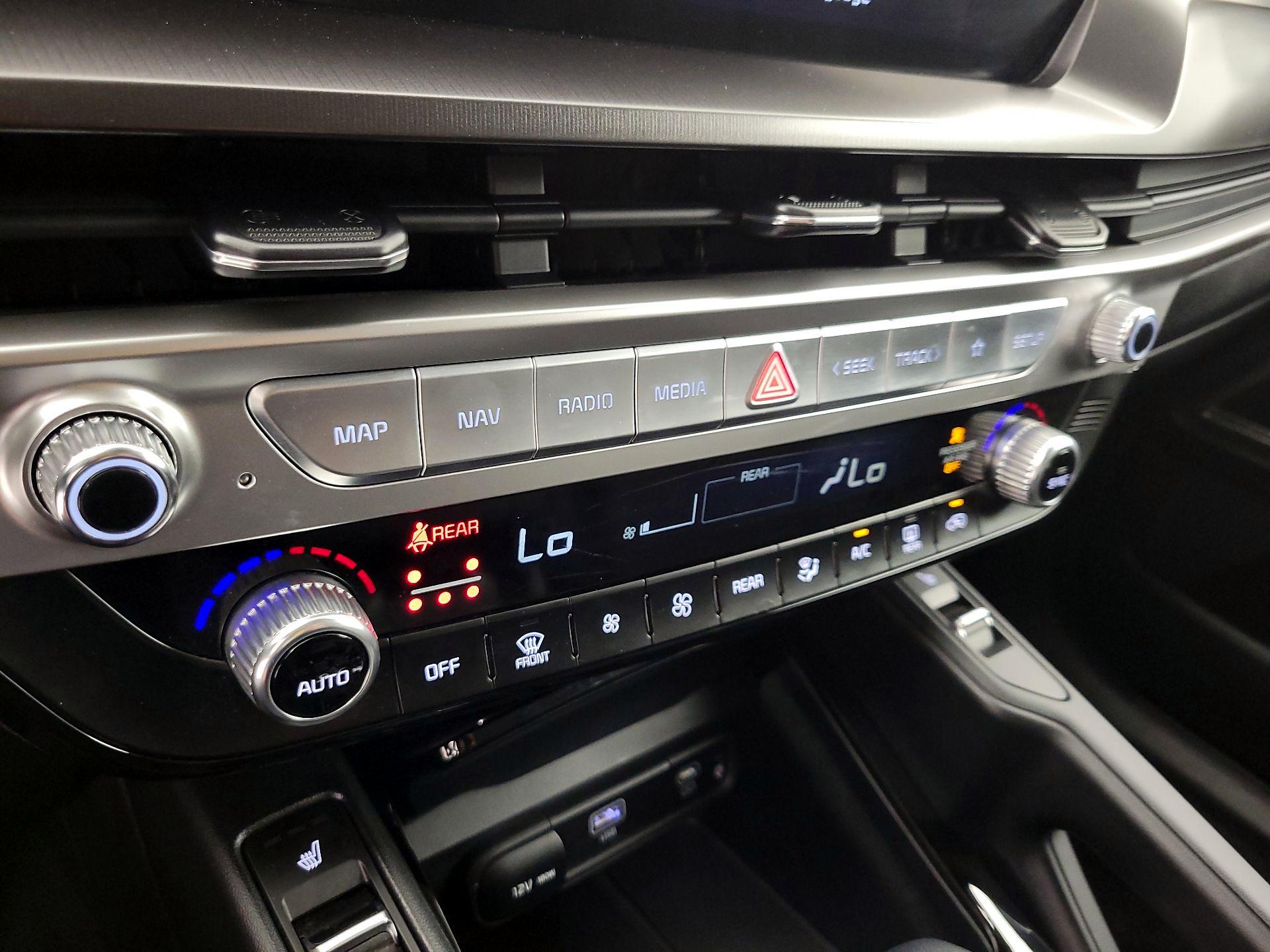 Thumbnail: 2023 Kia Telluride - 16