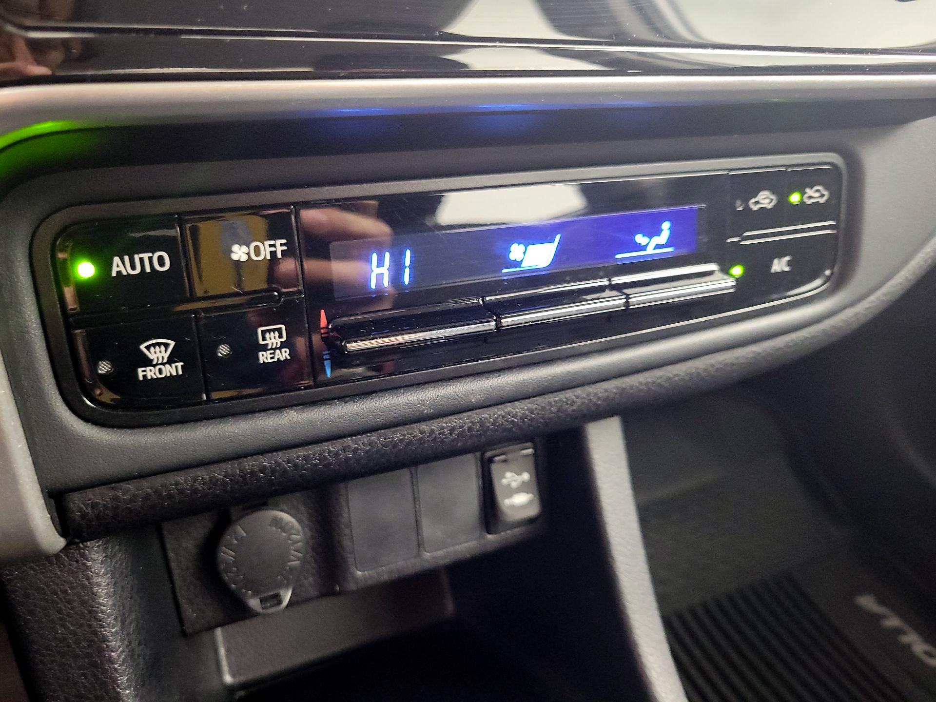 Thumbnail: 2019 Toyota Corolla - 16