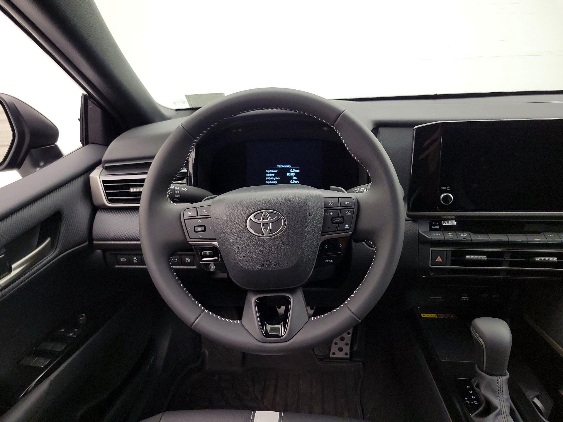 Thumbnail: 2025 Toyota Camry - 10