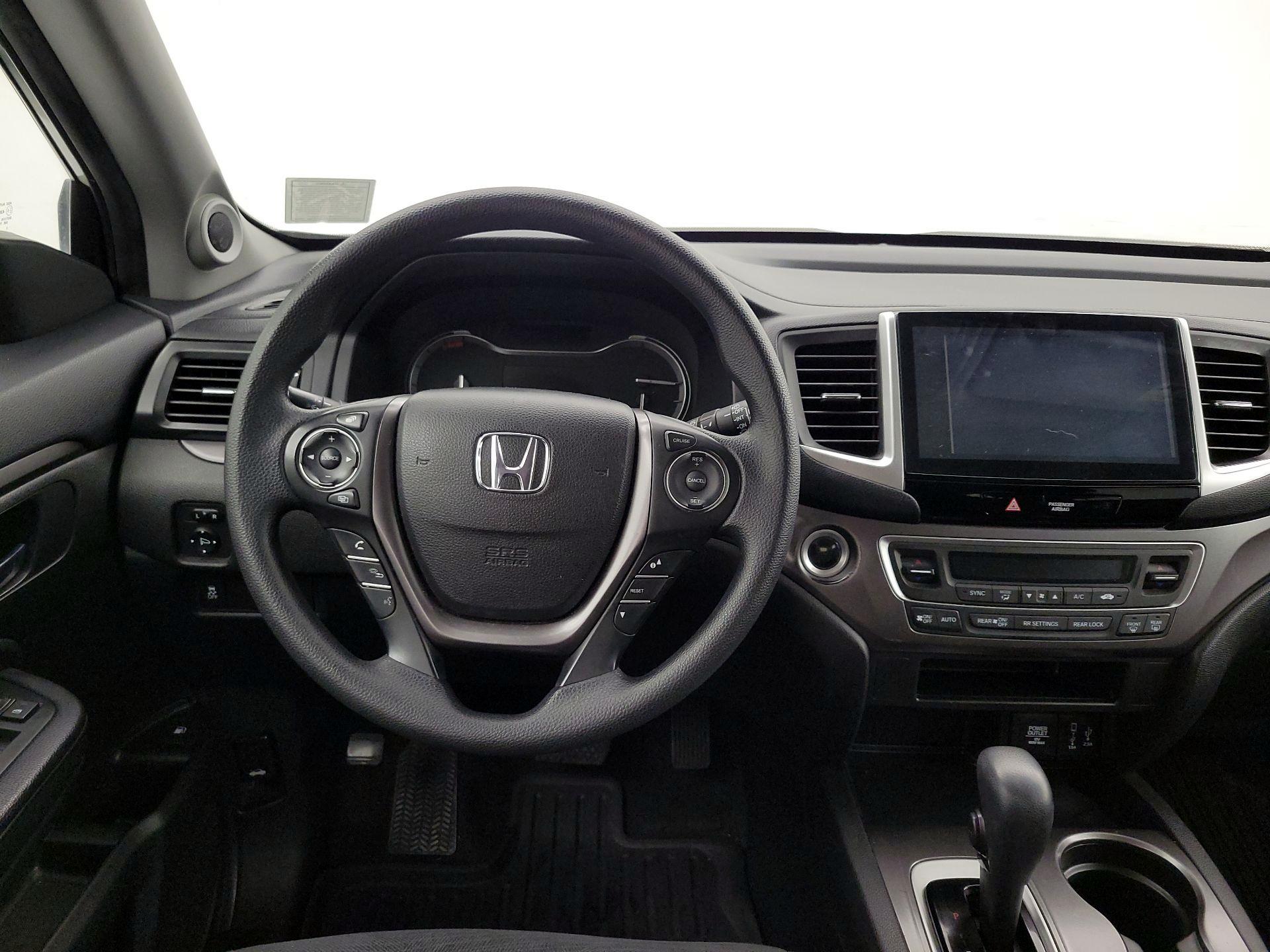 Thumbnail: 2018 Honda Pilot - 10