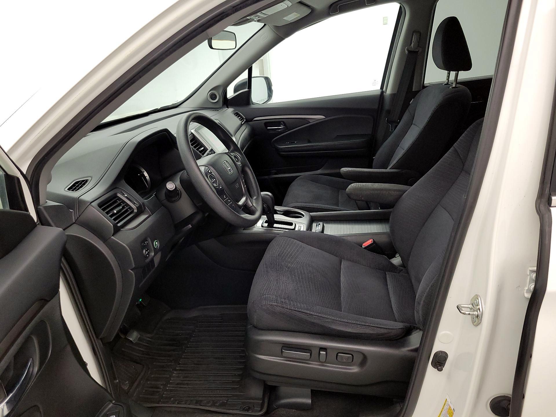 Thumbnail: 2018 Honda Pilot - 11