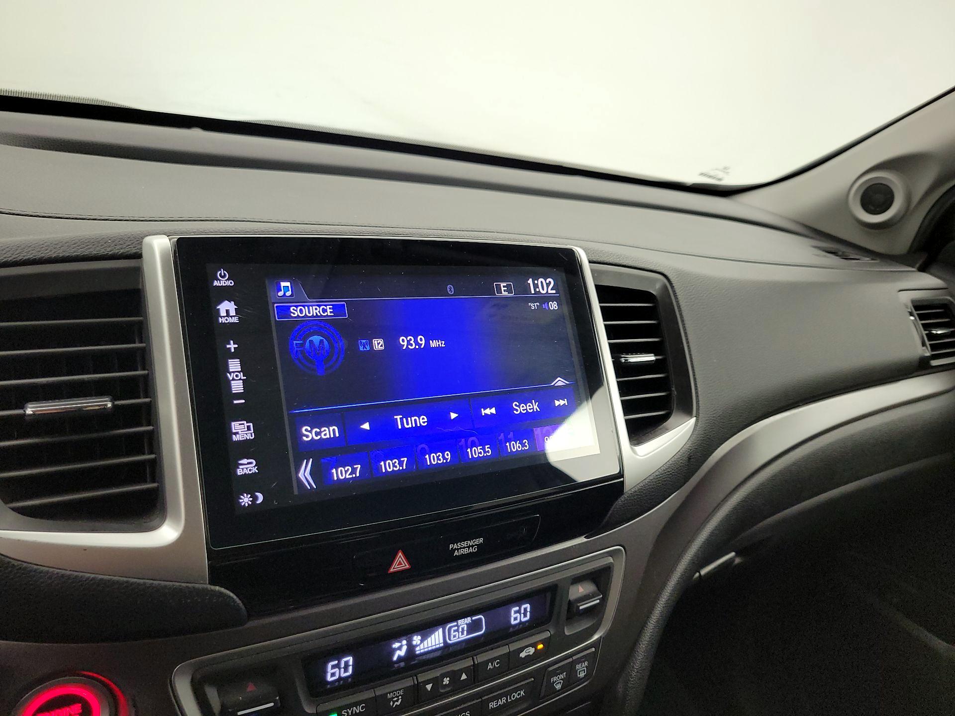 Thumbnail: 2018 Honda Pilot - 15