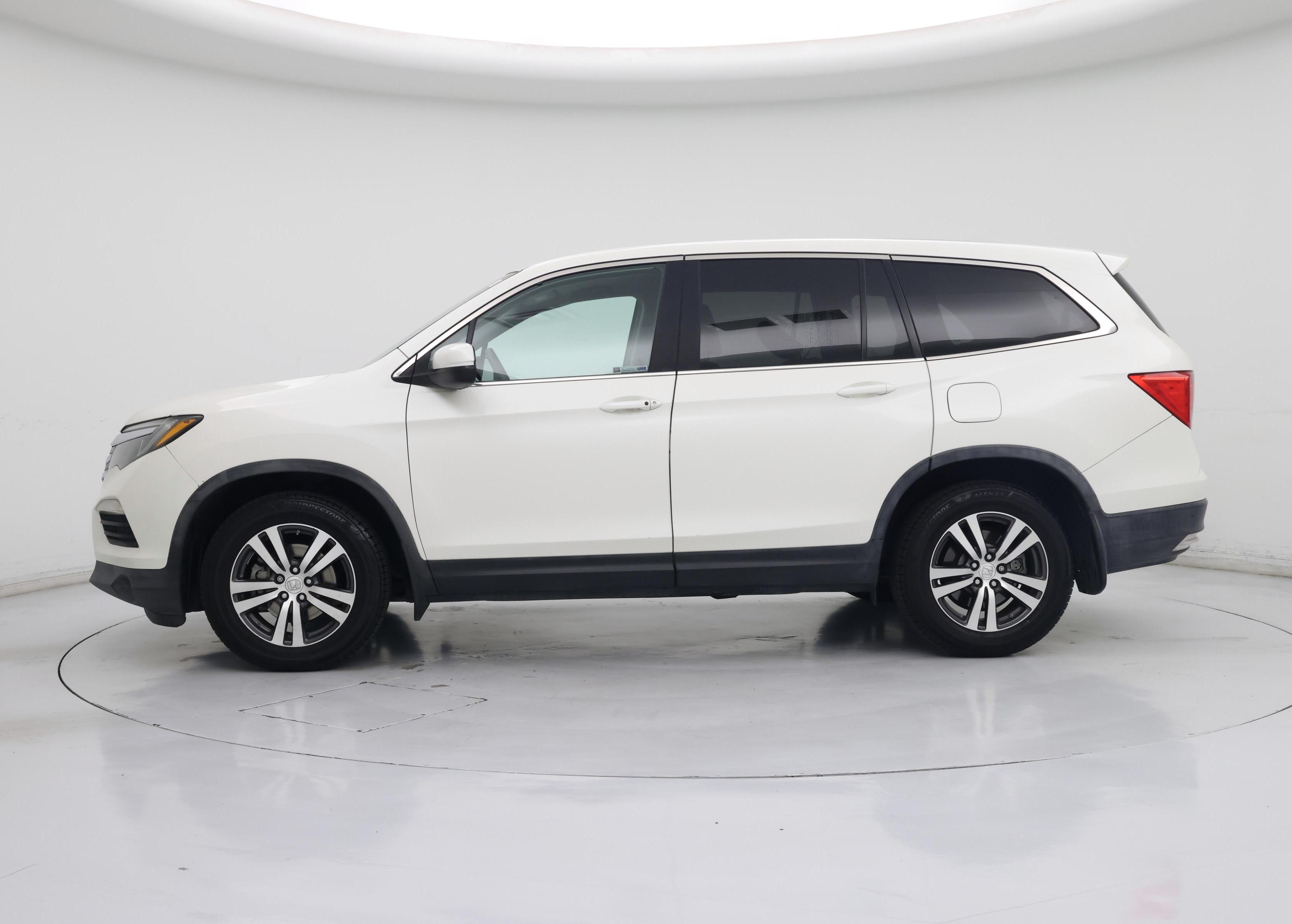 Thumbnail: 2018 Honda Pilot - 3