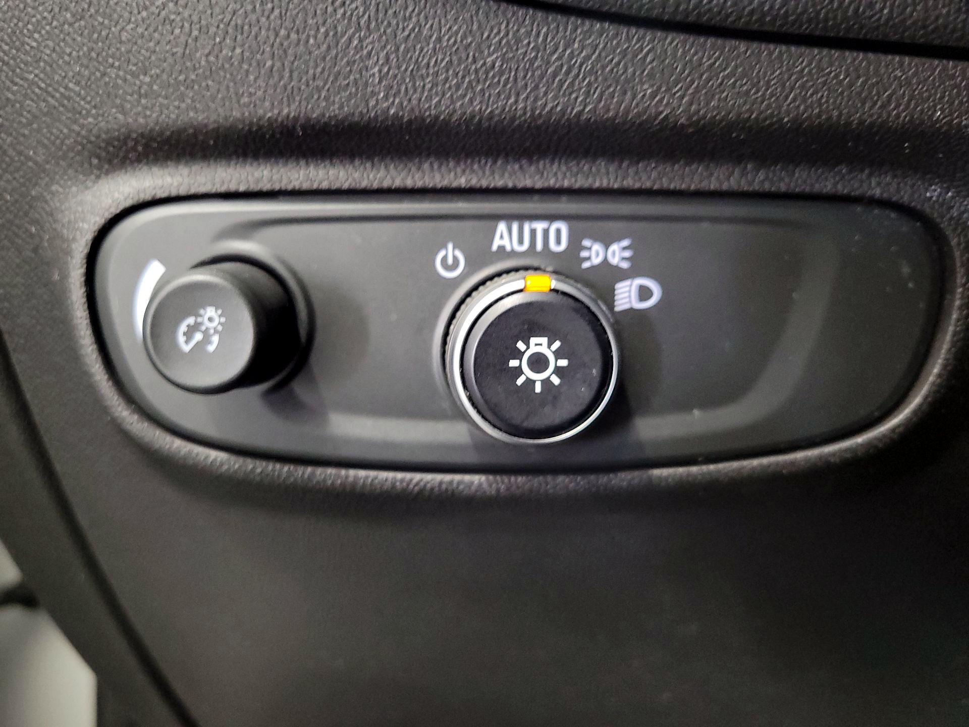 Thumbnail: 2020 Chevrolet Equinox - 13