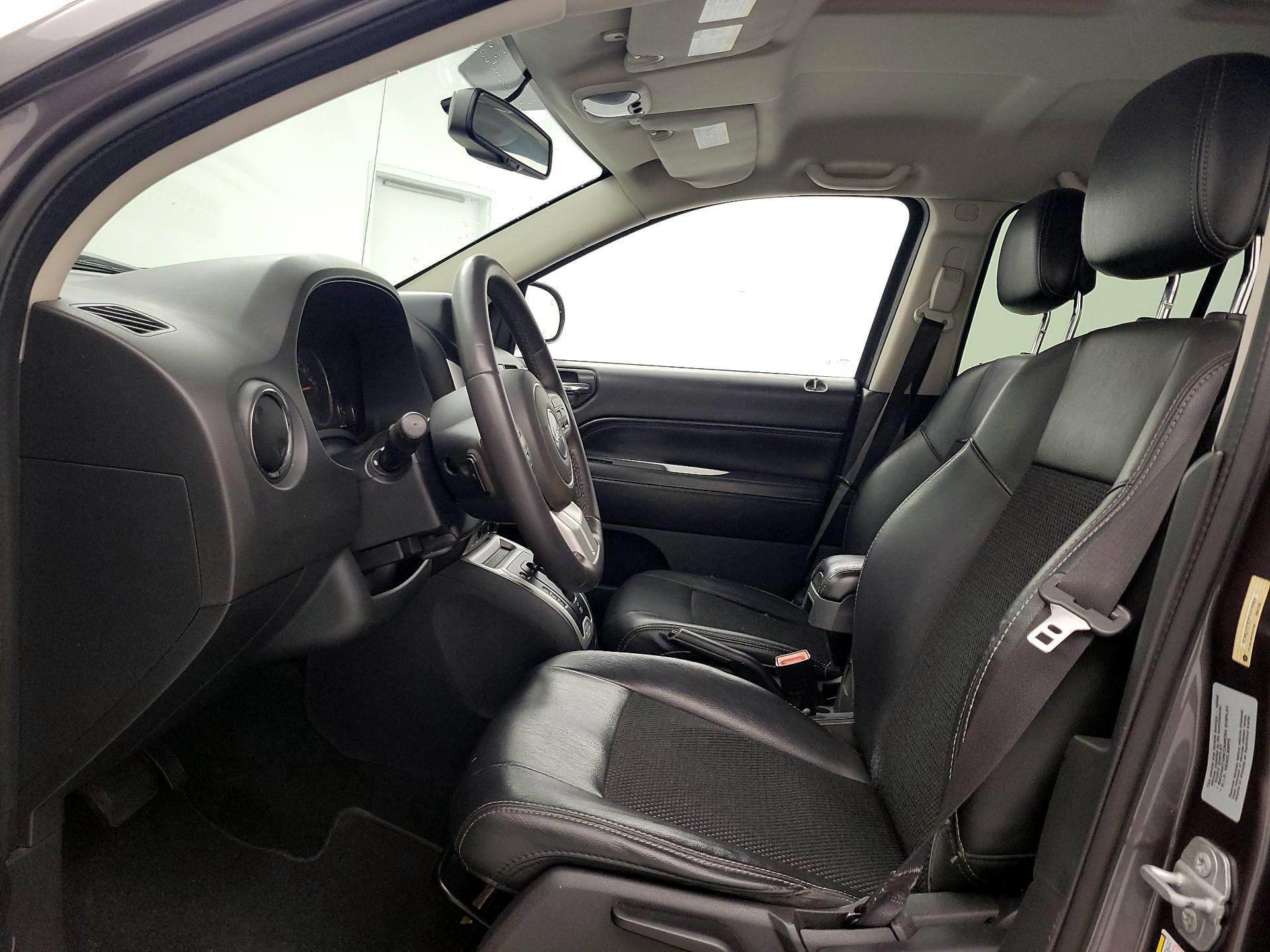 Thumbnail: 2015 Jeep Compass - 11