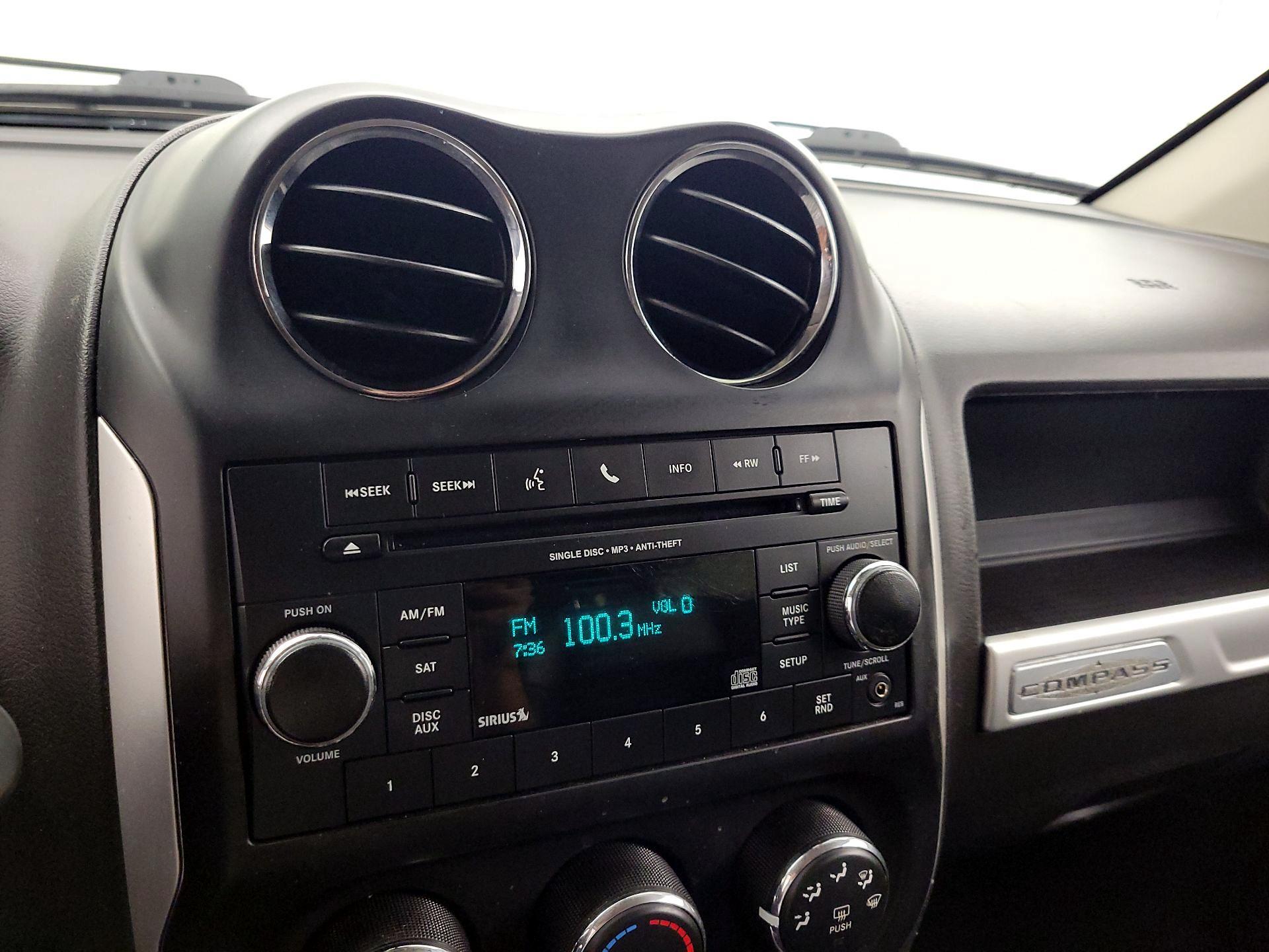 Thumbnail: 2015 Jeep Compass - 13