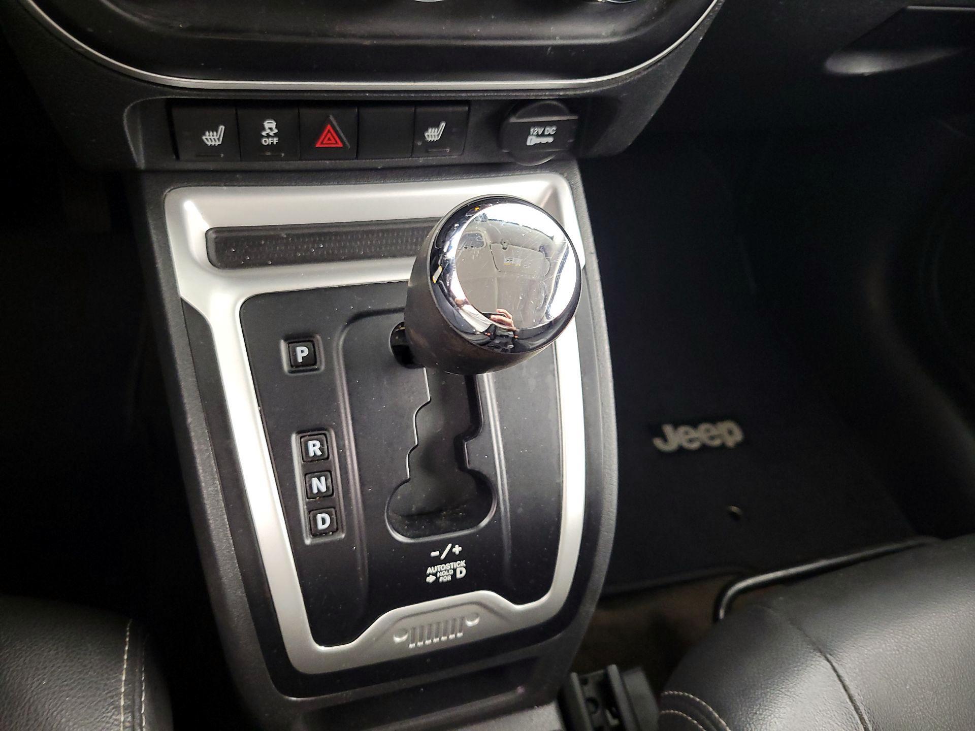Thumbnail: 2015 Jeep Compass - 15