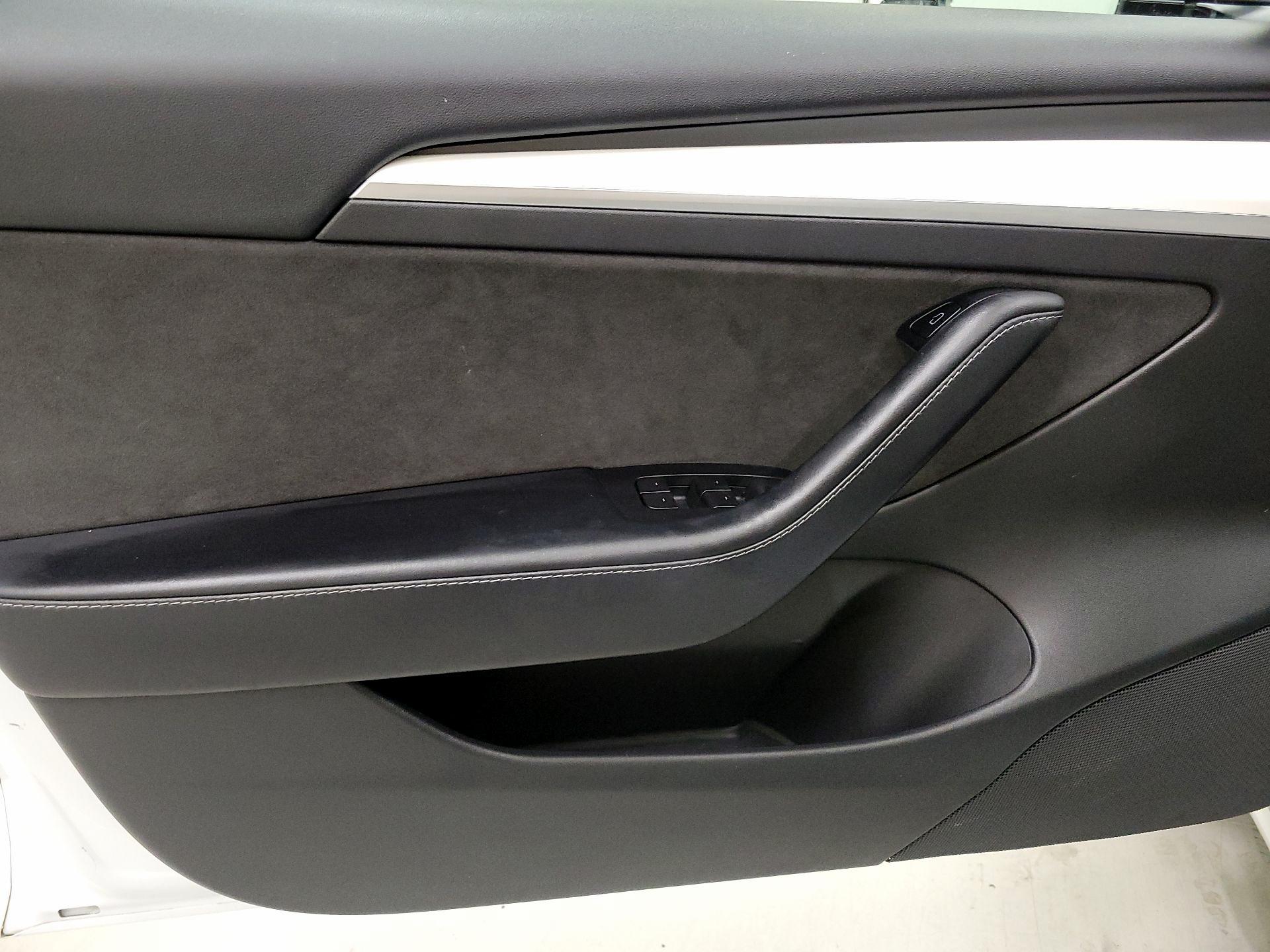 Thumbnail: 2022 Tesla Model 3 - 12
