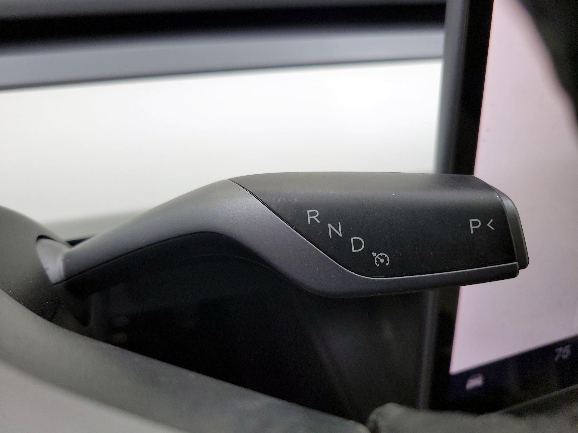 Thumbnail: 2022 Tesla Model 3 - 17