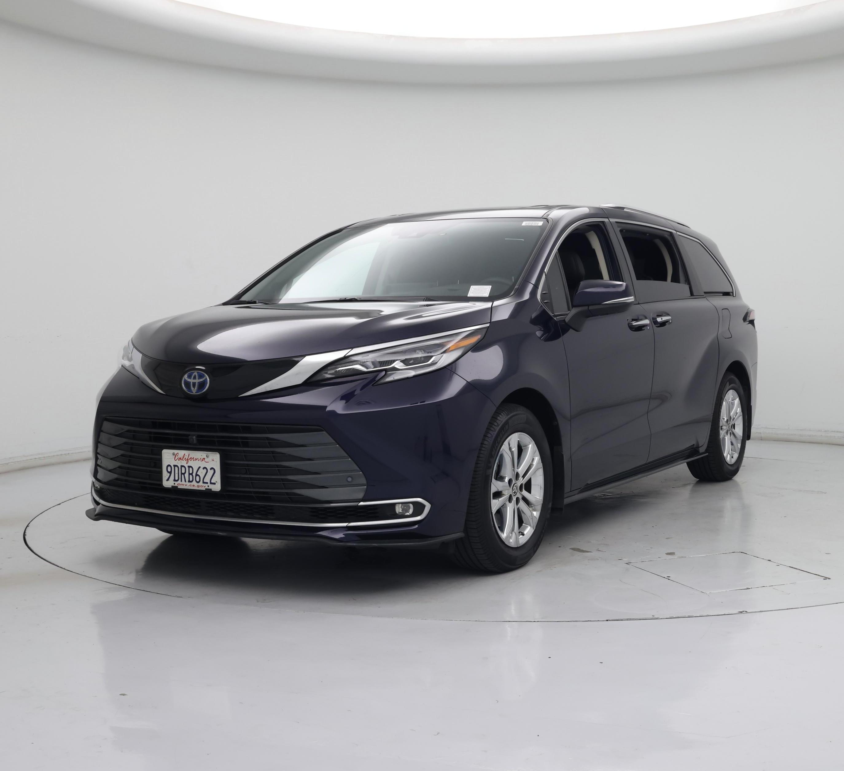 Thumbnail: 2022 Toyota Sienna - 4