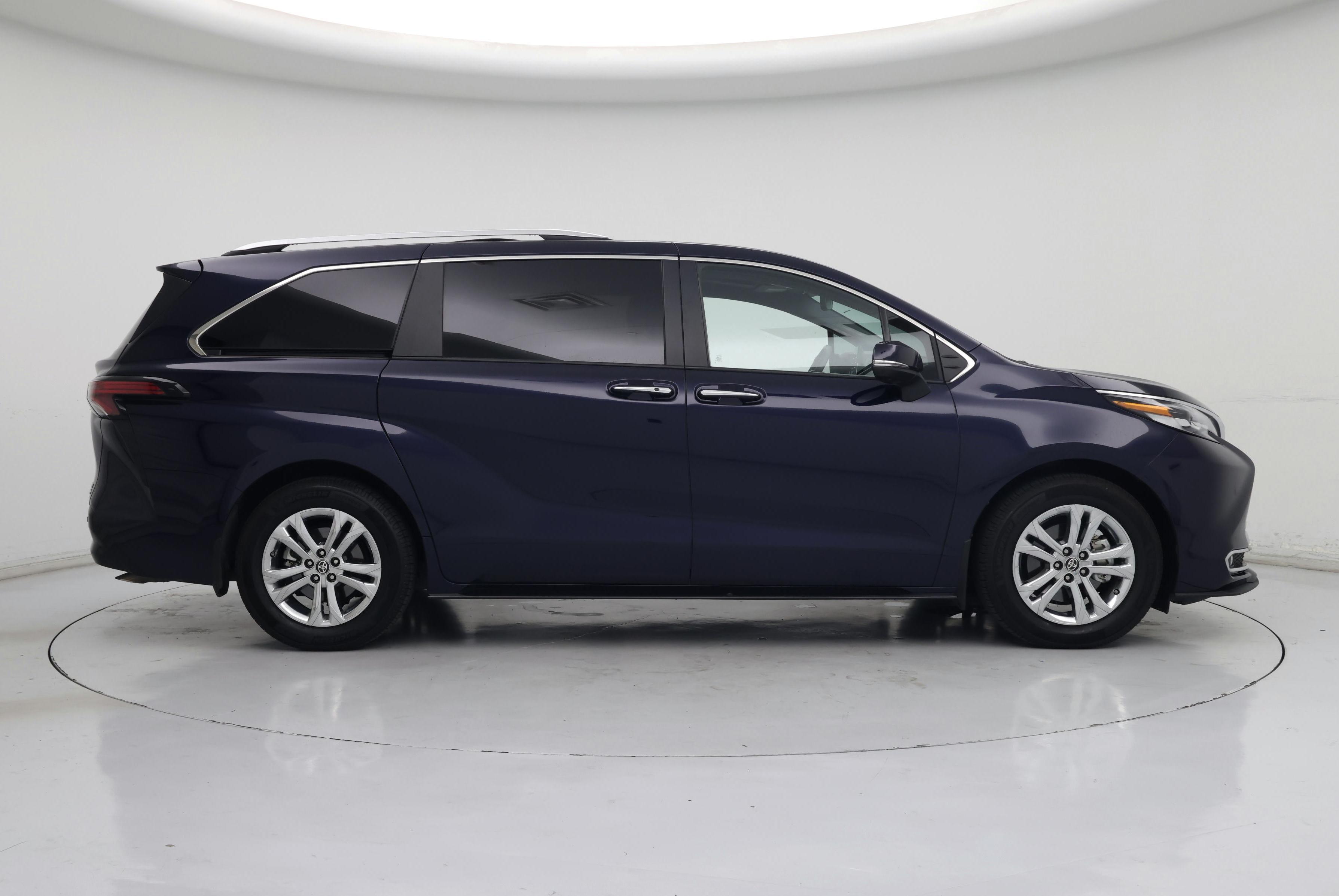 Thumbnail: 2022 Toyota Sienna - 7