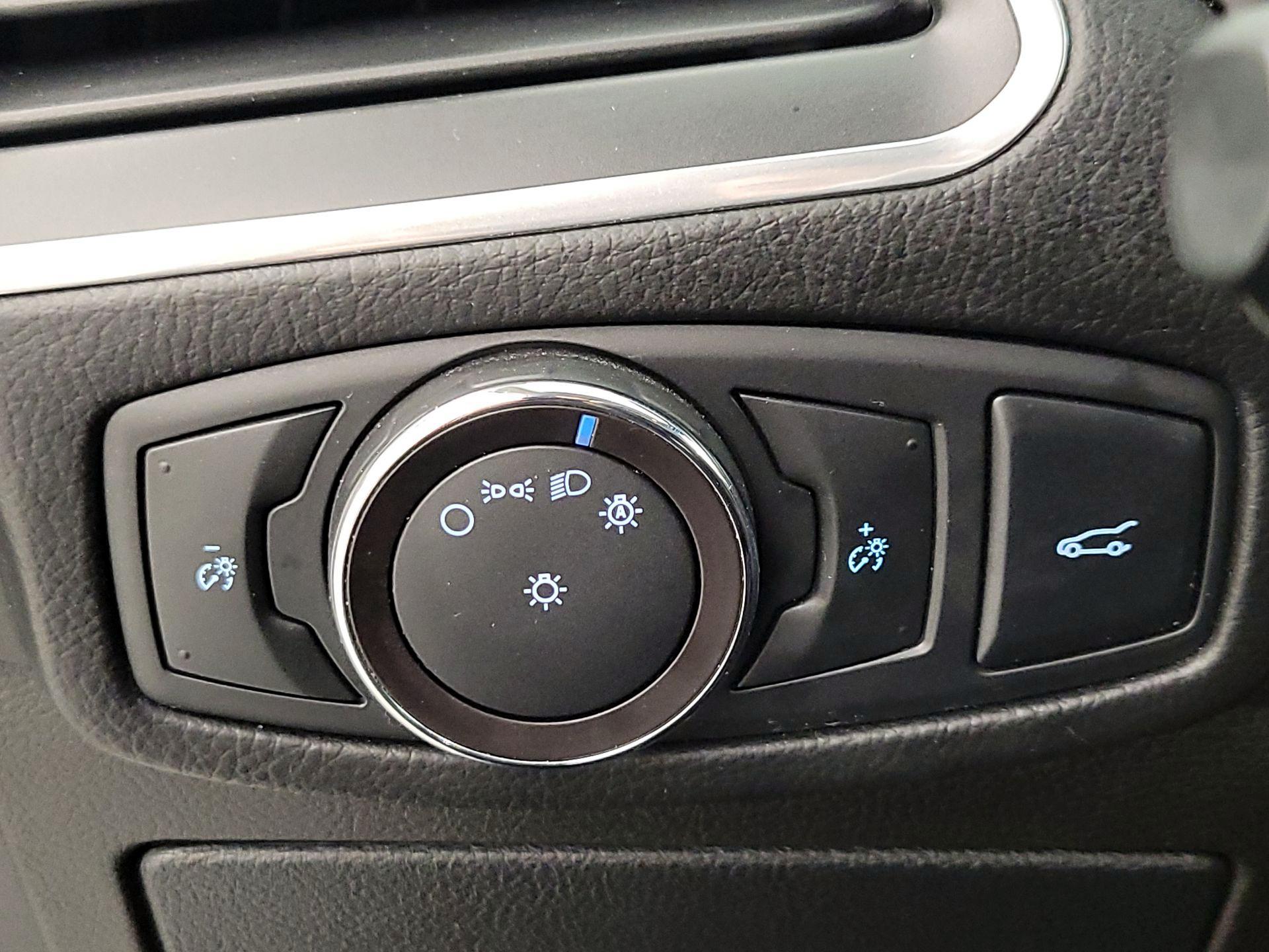 Thumbnail: 2018 Ford Edge - 13