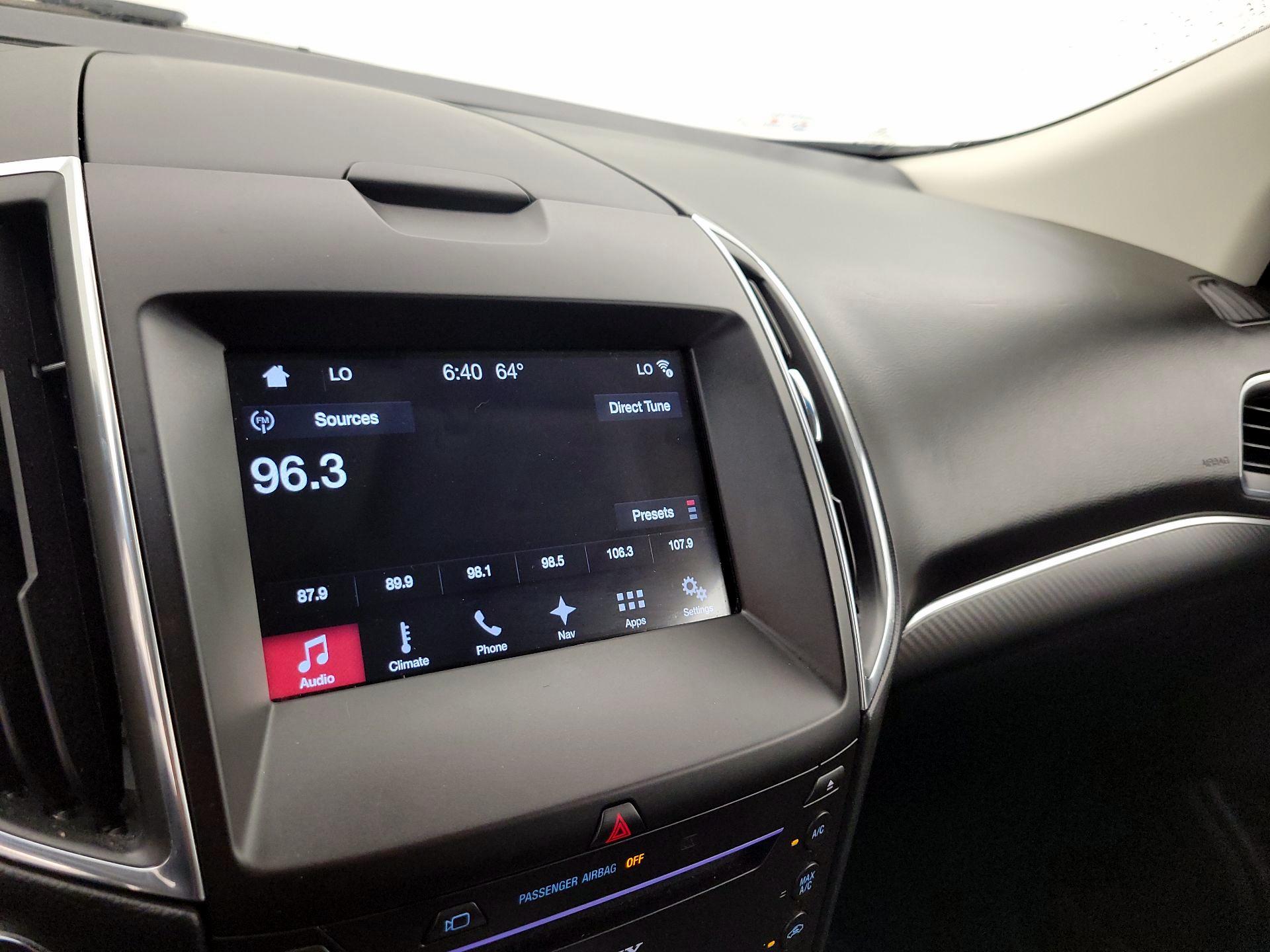 Thumbnail: 2018 Ford Edge - 16
