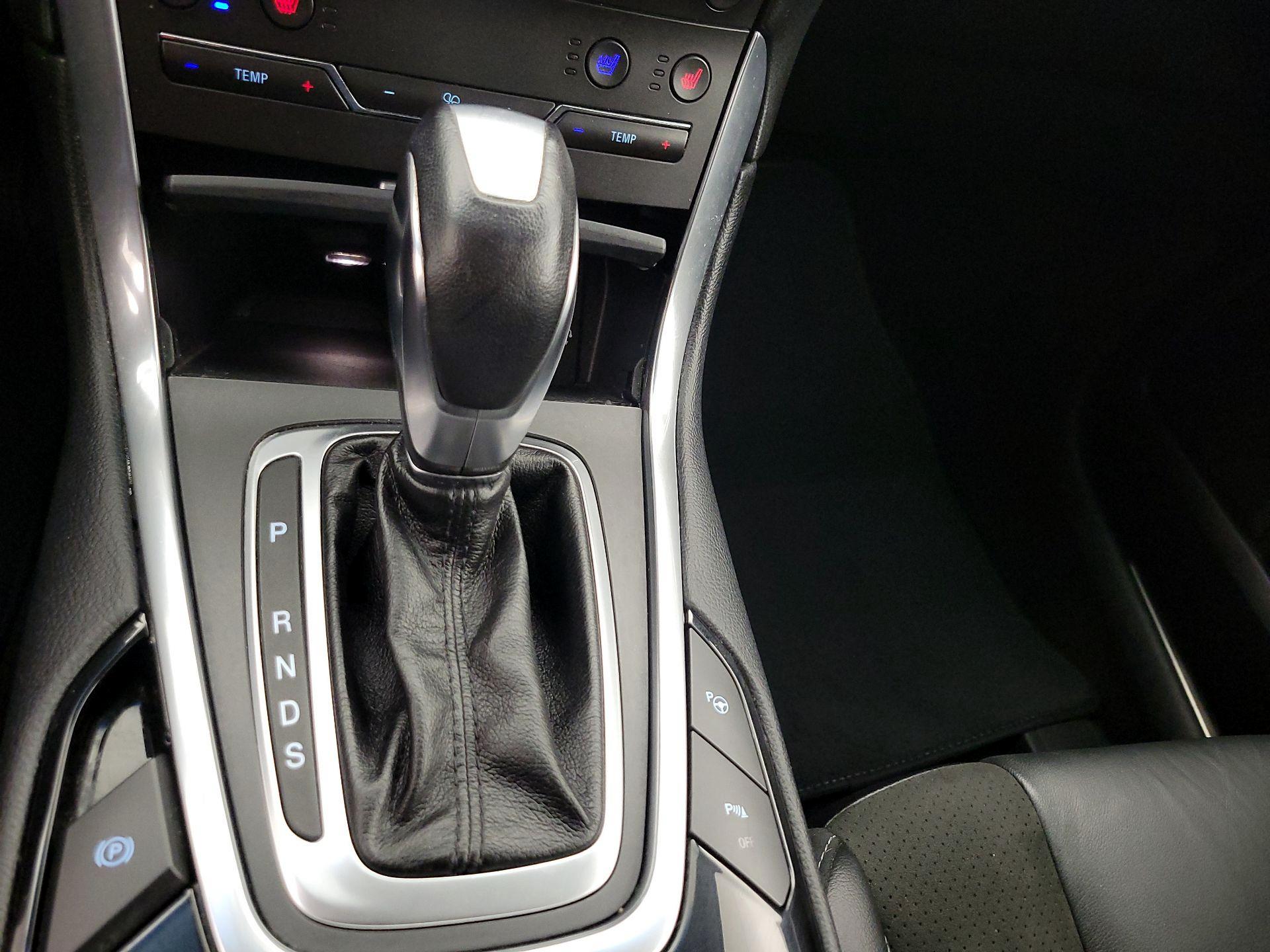Thumbnail: 2018 Ford Edge - 18