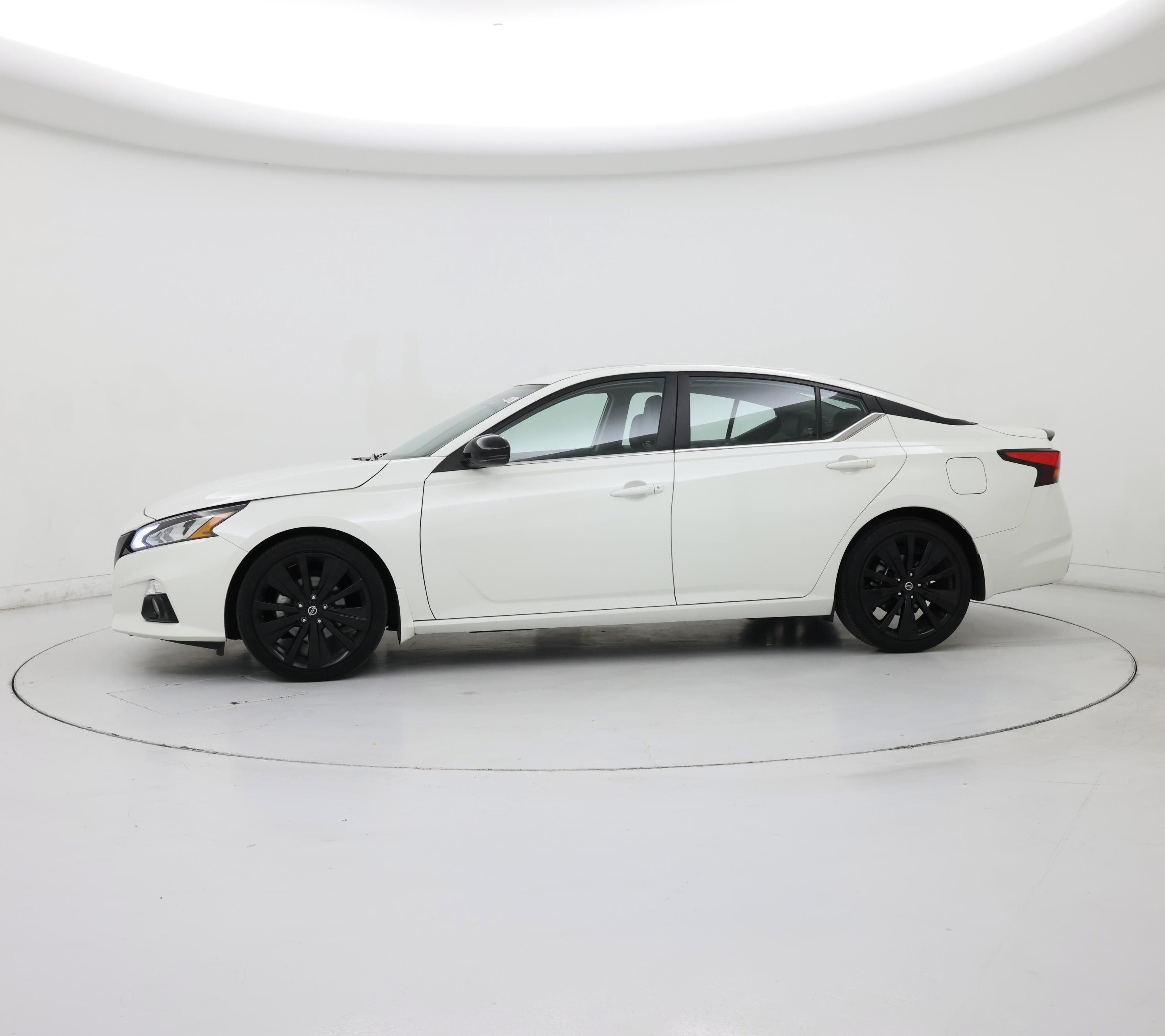 Thumbnail: 2022 Nissan Altima - 3