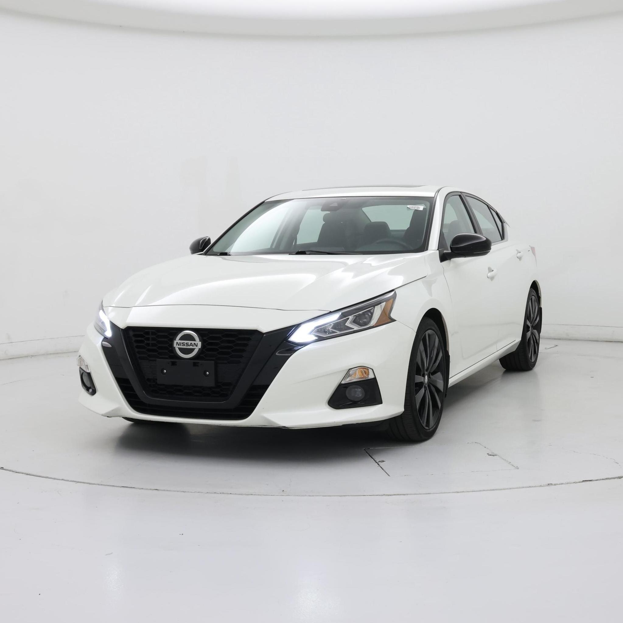 Thumbnail: 2022 Nissan Altima - 4