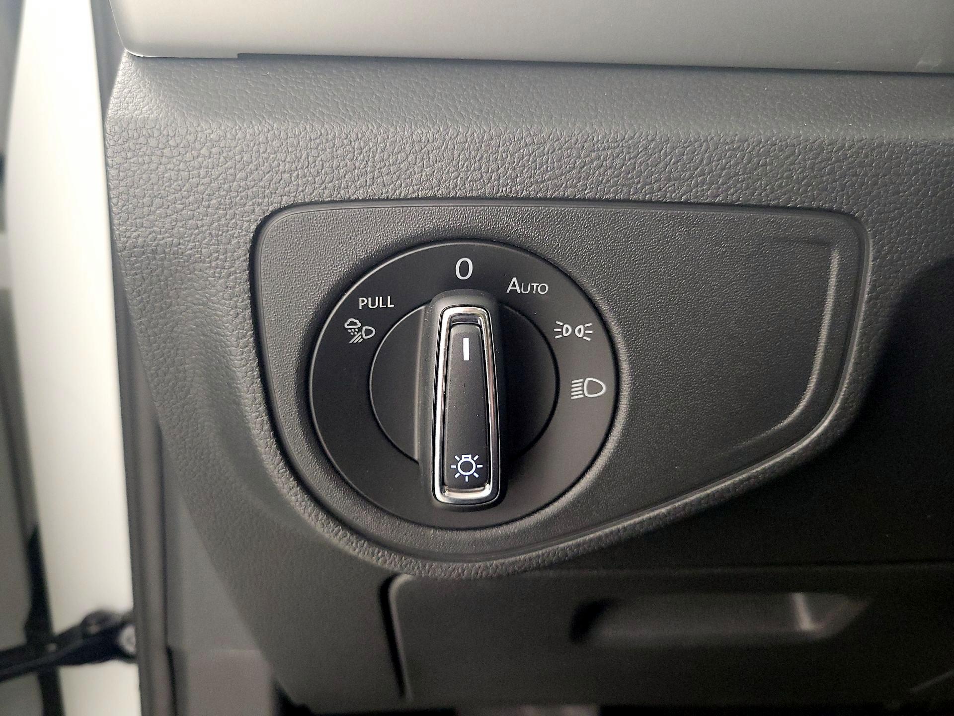 Thumbnail: 2022 Volkswagen Atlas - 13