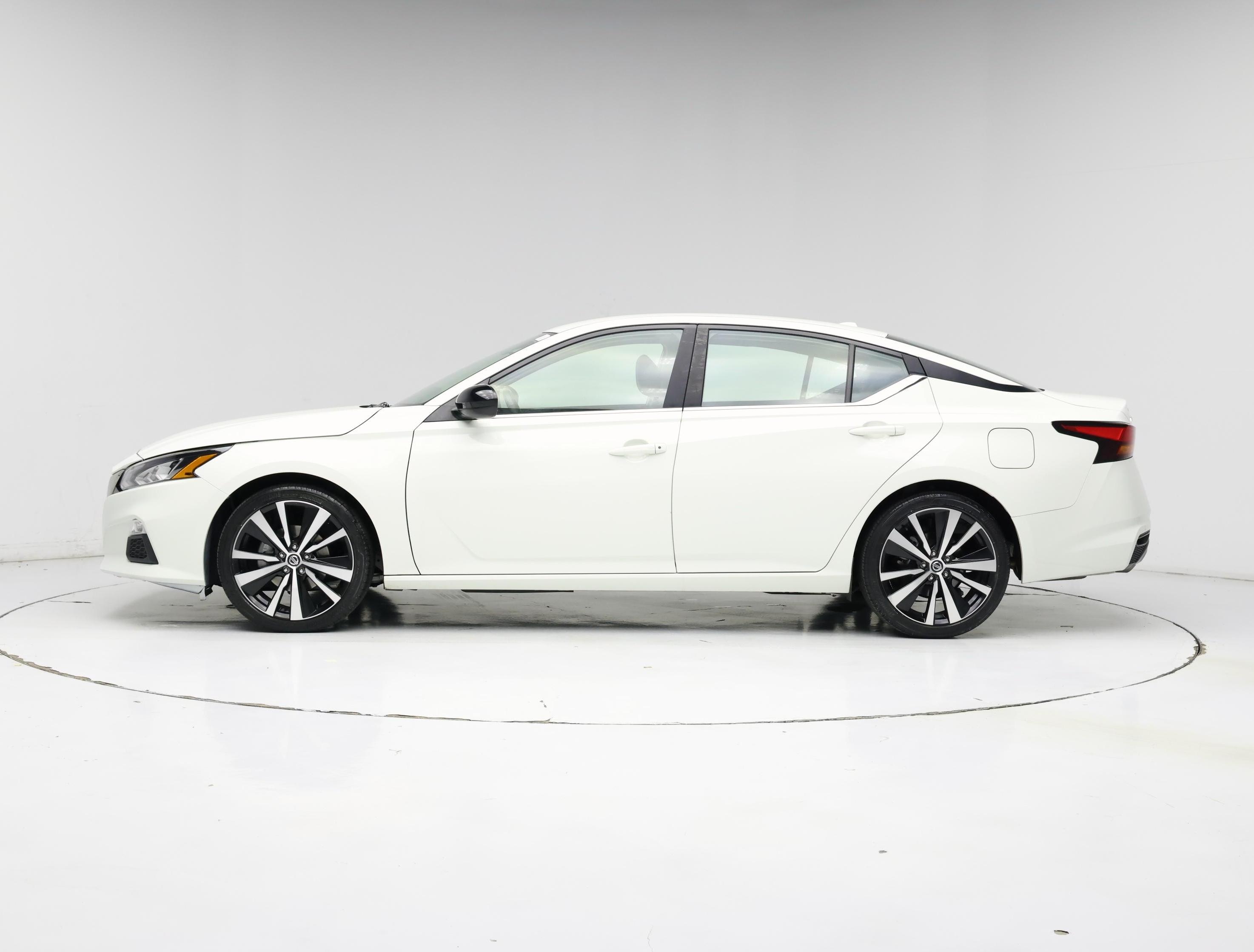 Thumbnail: 2022 Nissan Altima - 3