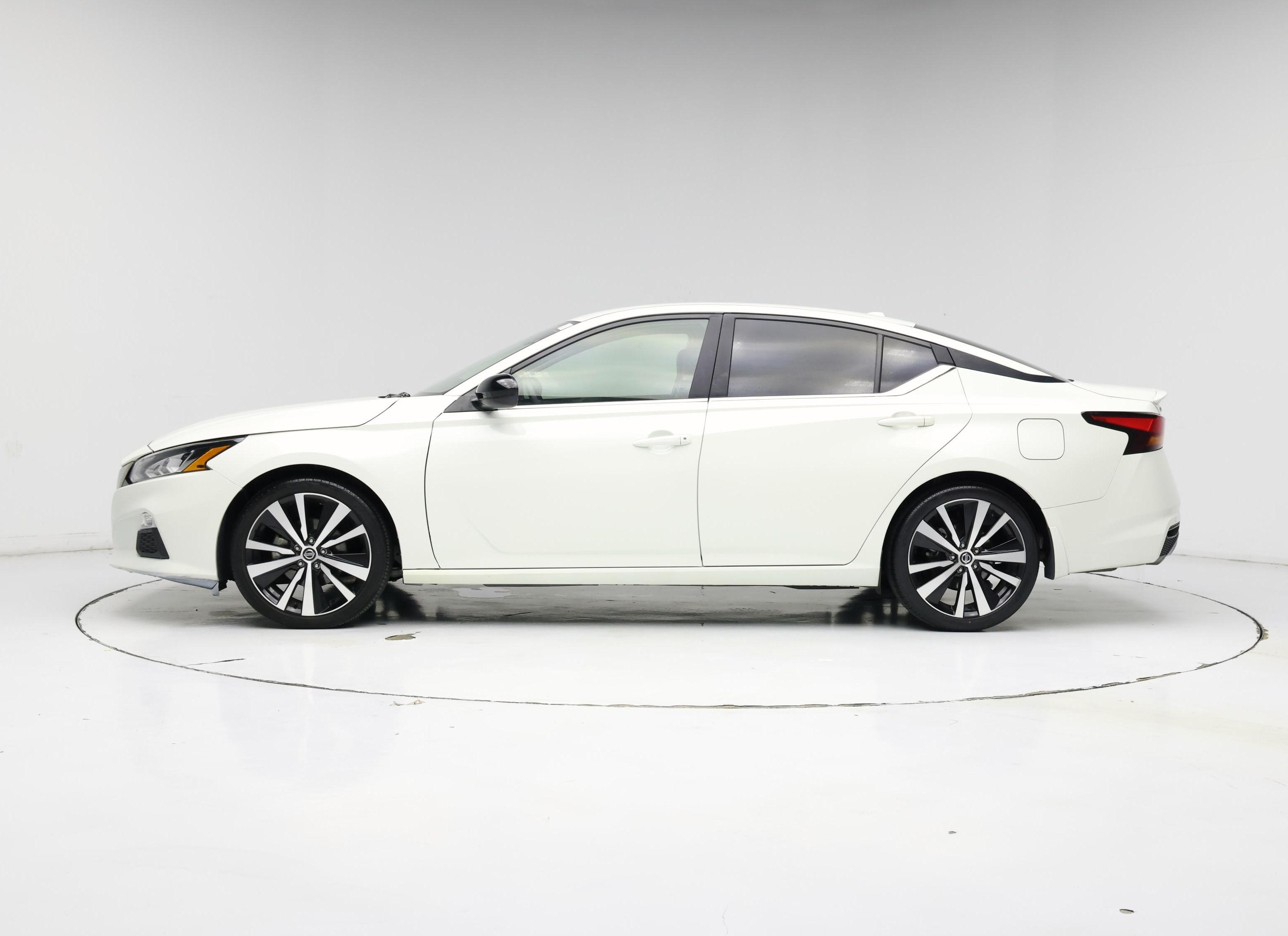 Thumbnail: 2022 Nissan Altima - 3