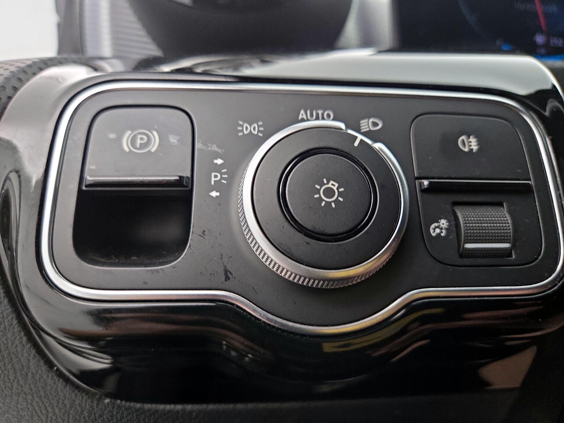 Thumbnail: 2021 Mercedes-Benz A-Class - 13