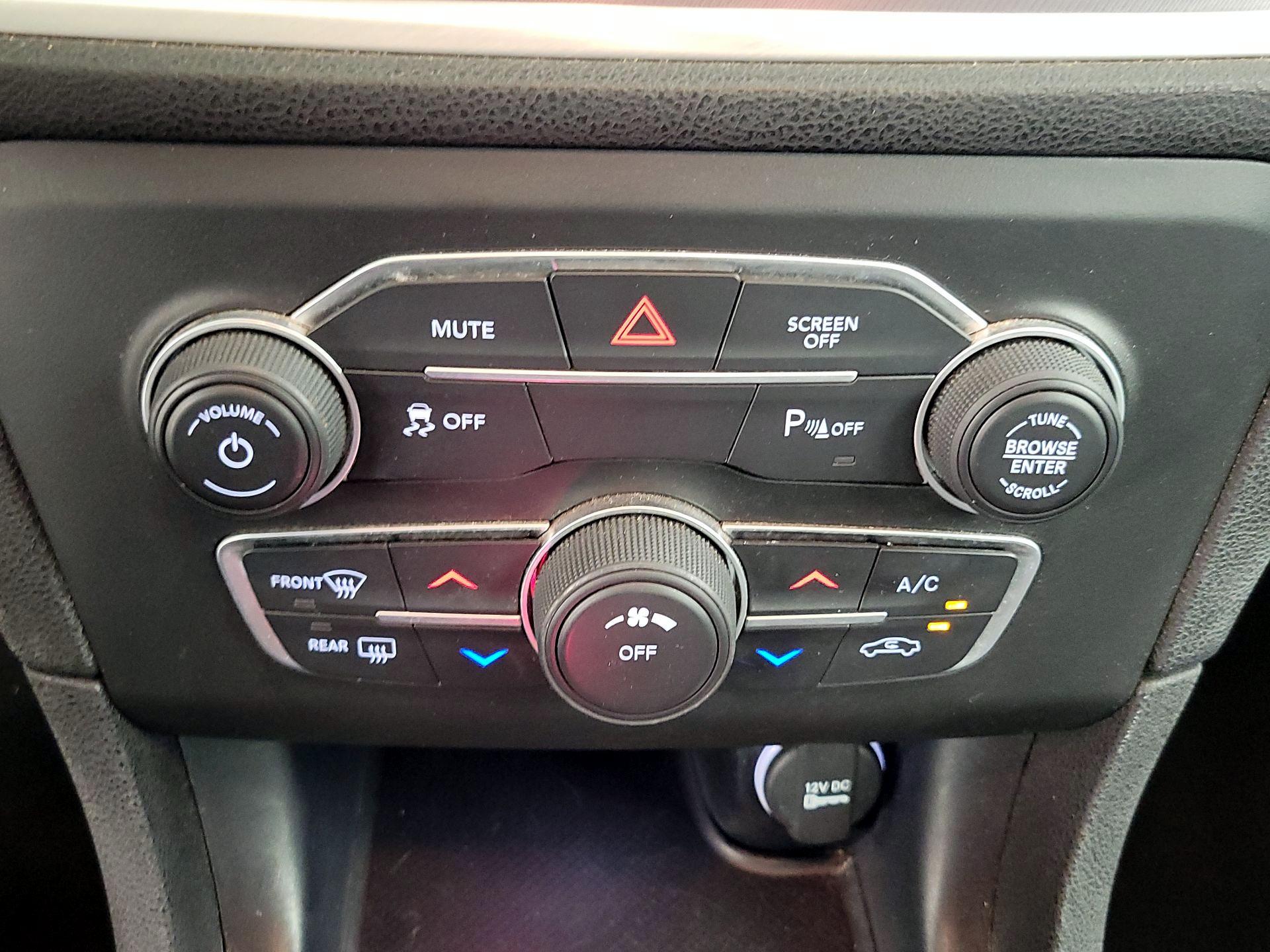 Thumbnail: 2021 Dodge Charger - 16