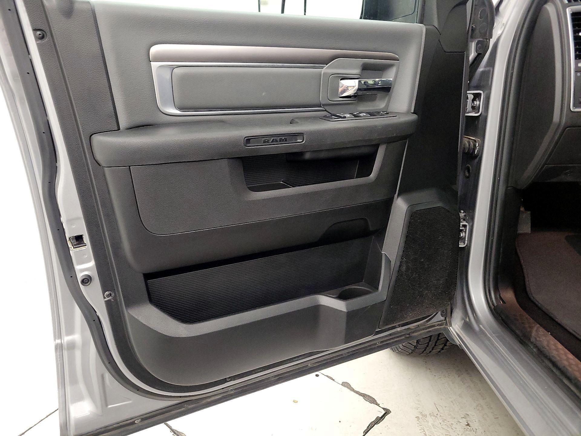 Thumbnail: 2023 RAM 1500 Classic - 12