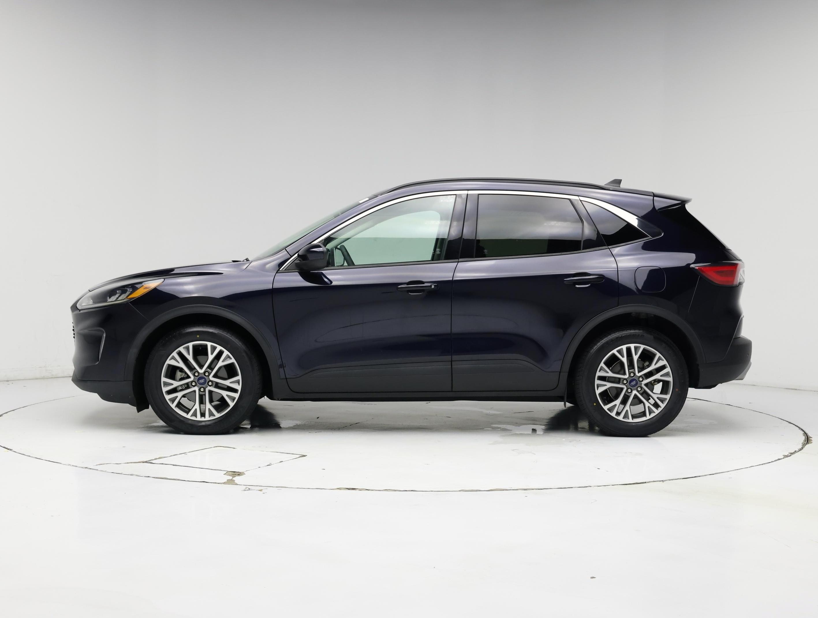 Thumbnail: 2021 Ford Escape - 3