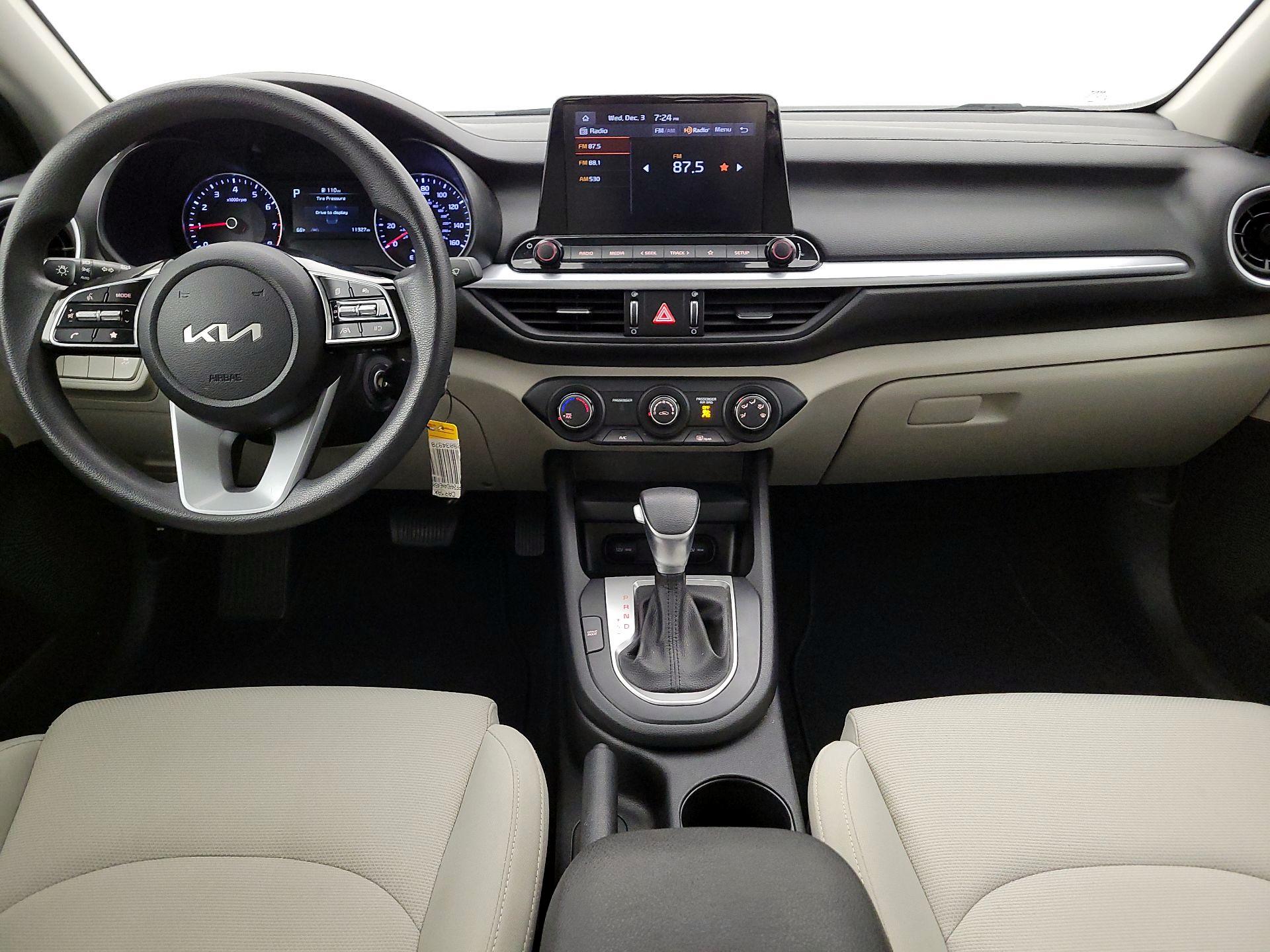 Thumbnail: 2022 Kia Forte - 9