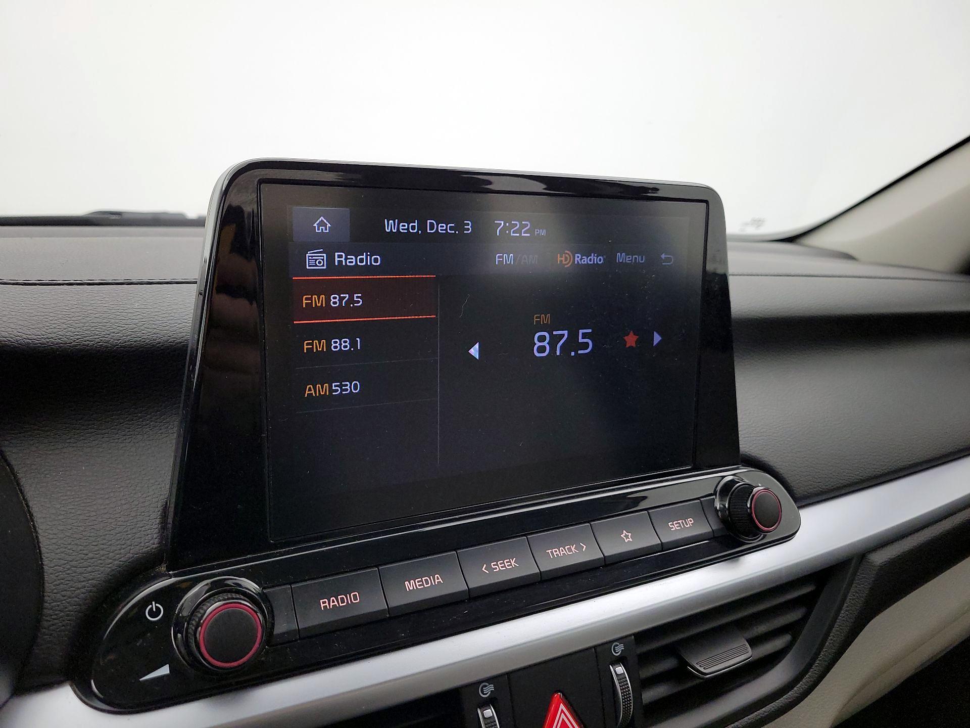 Thumbnail: 2022 Kia Forte - 16