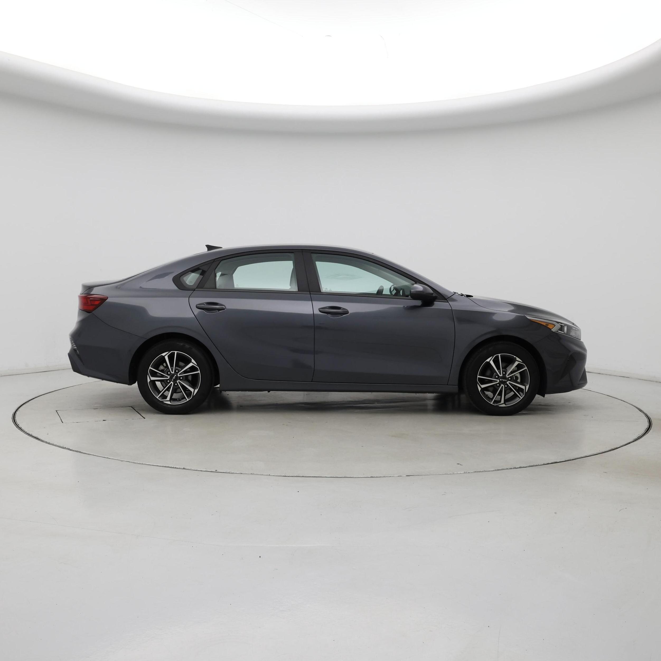 Thumbnail: 2022 Kia Forte - 7