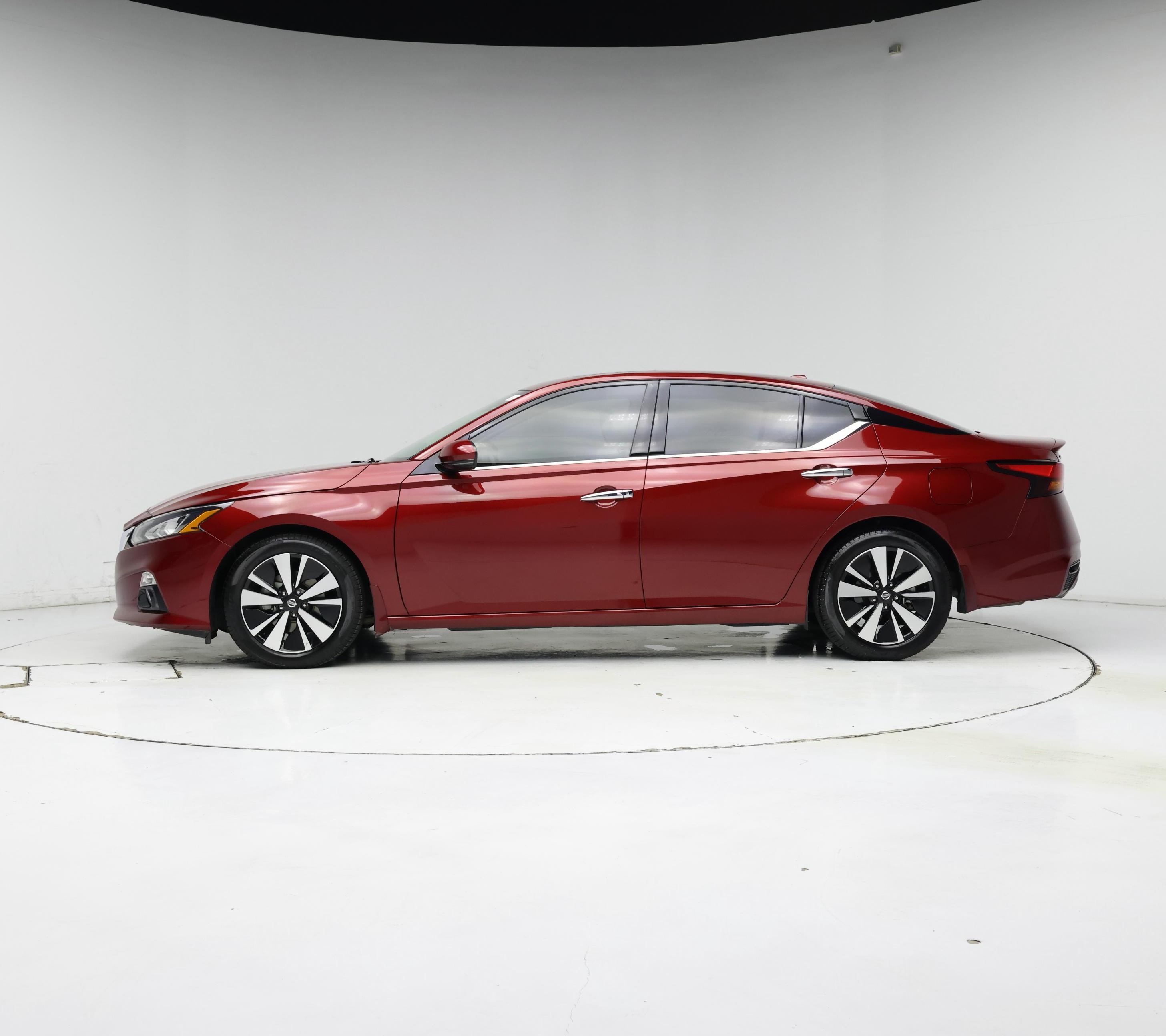 Thumbnail: 2022 Nissan Altima - 3