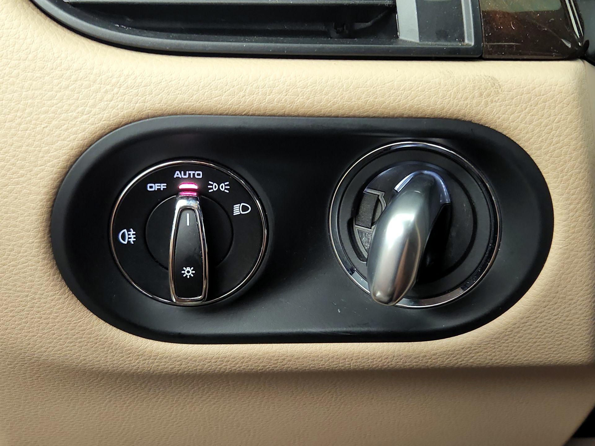 Thumbnail: 2022 Porsche Macan - 13