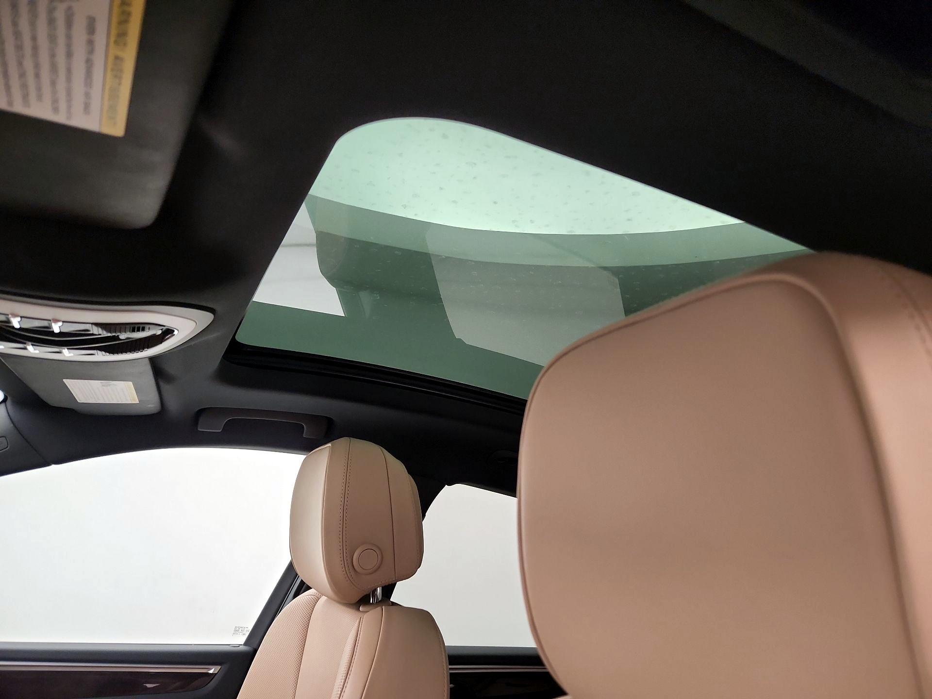 Thumbnail: 2022 Porsche Macan - 20