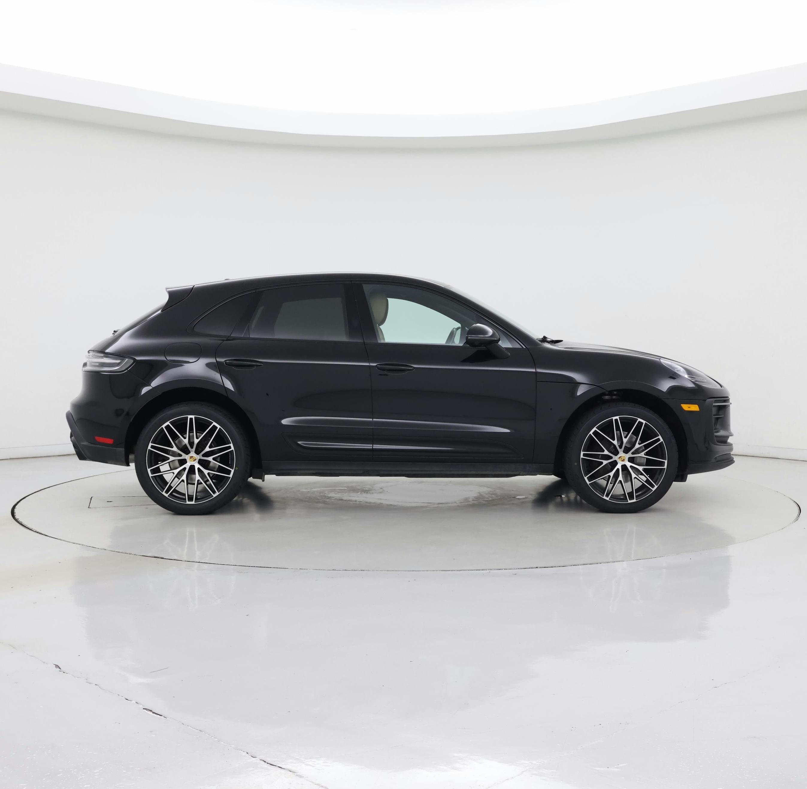 Thumbnail: 2022 Porsche Macan - 7