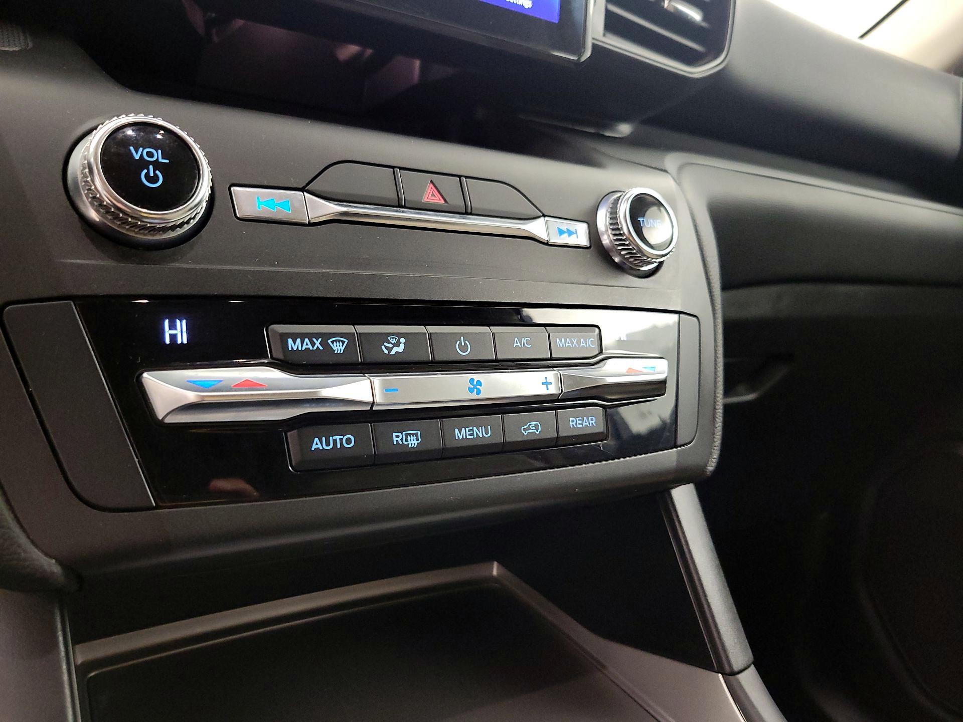 Thumbnail: 2020 Ford Explorer - 16