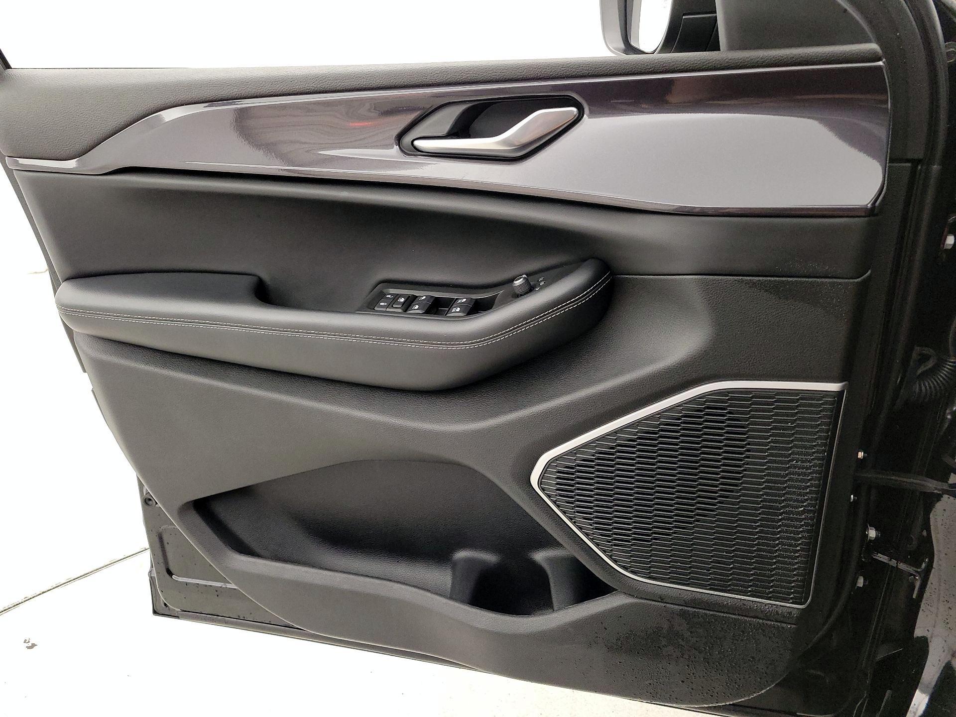 Thumbnail: 2021 Jeep Grand Cherokee L - 12