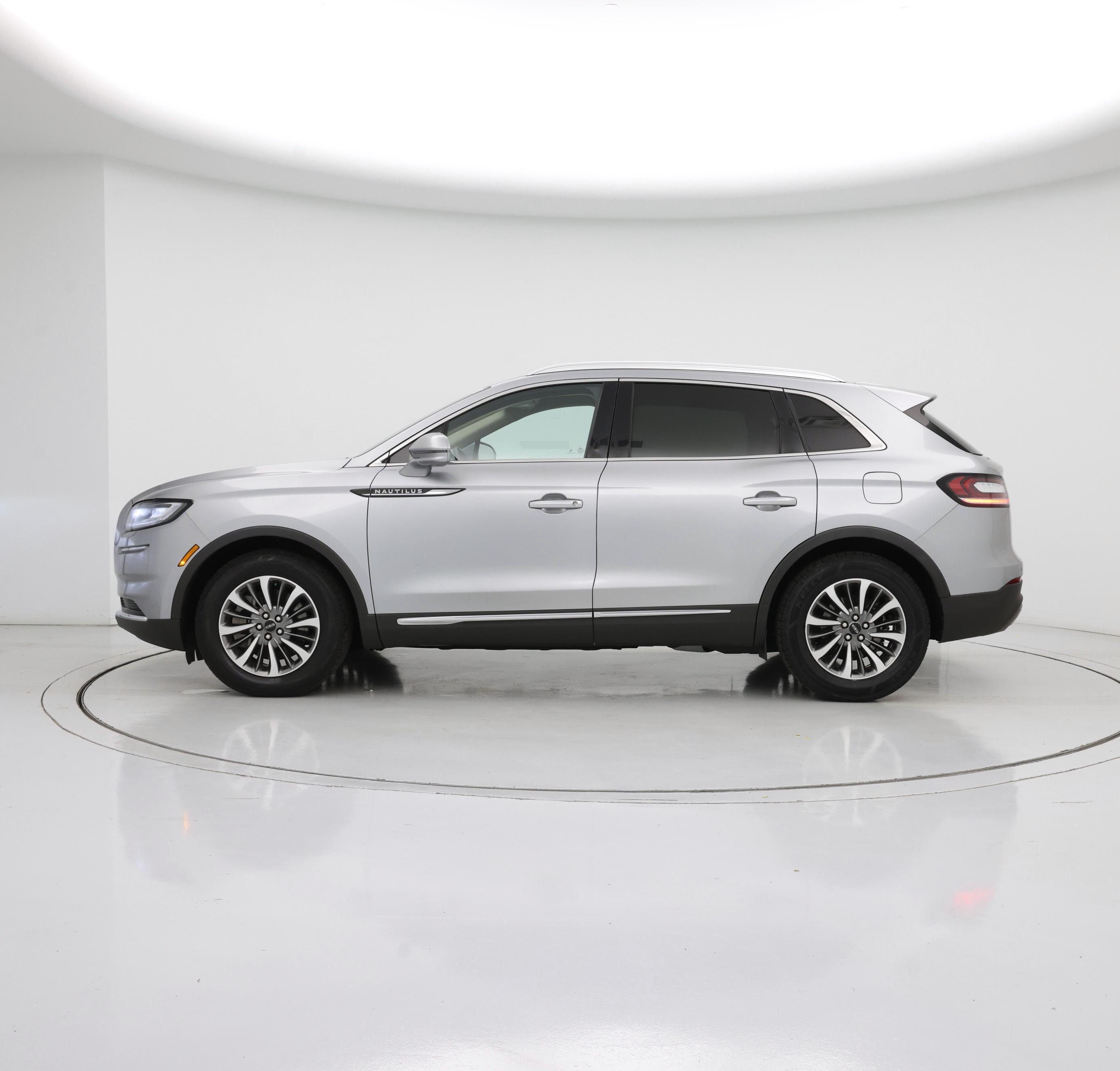 Thumbnail: 2021 Lincoln Nautilus - 3