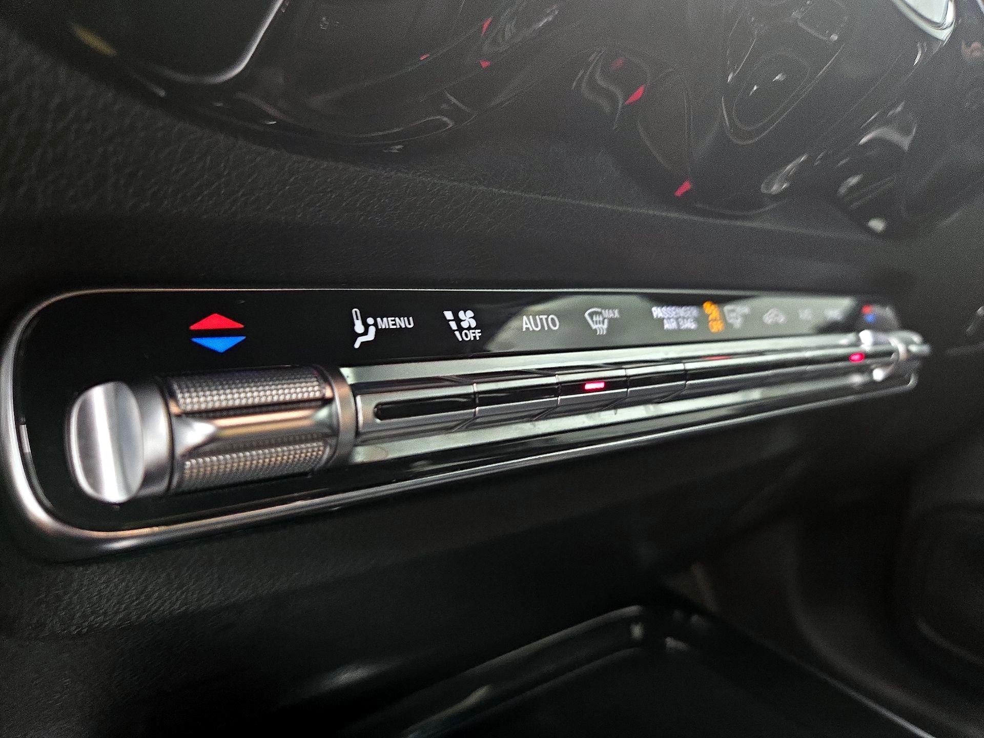 Thumbnail: 2022 Mercedes-Benz GLB - 16