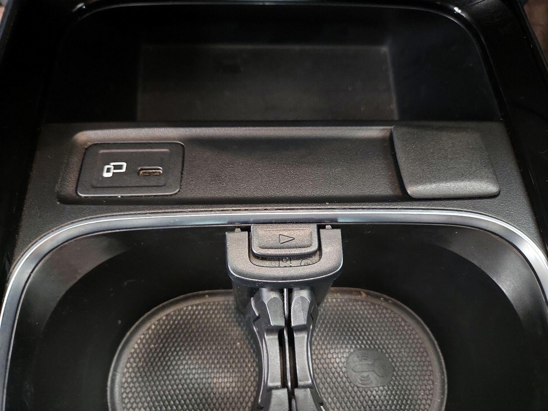 Thumbnail: 2022 Mercedes-Benz GLB - 18