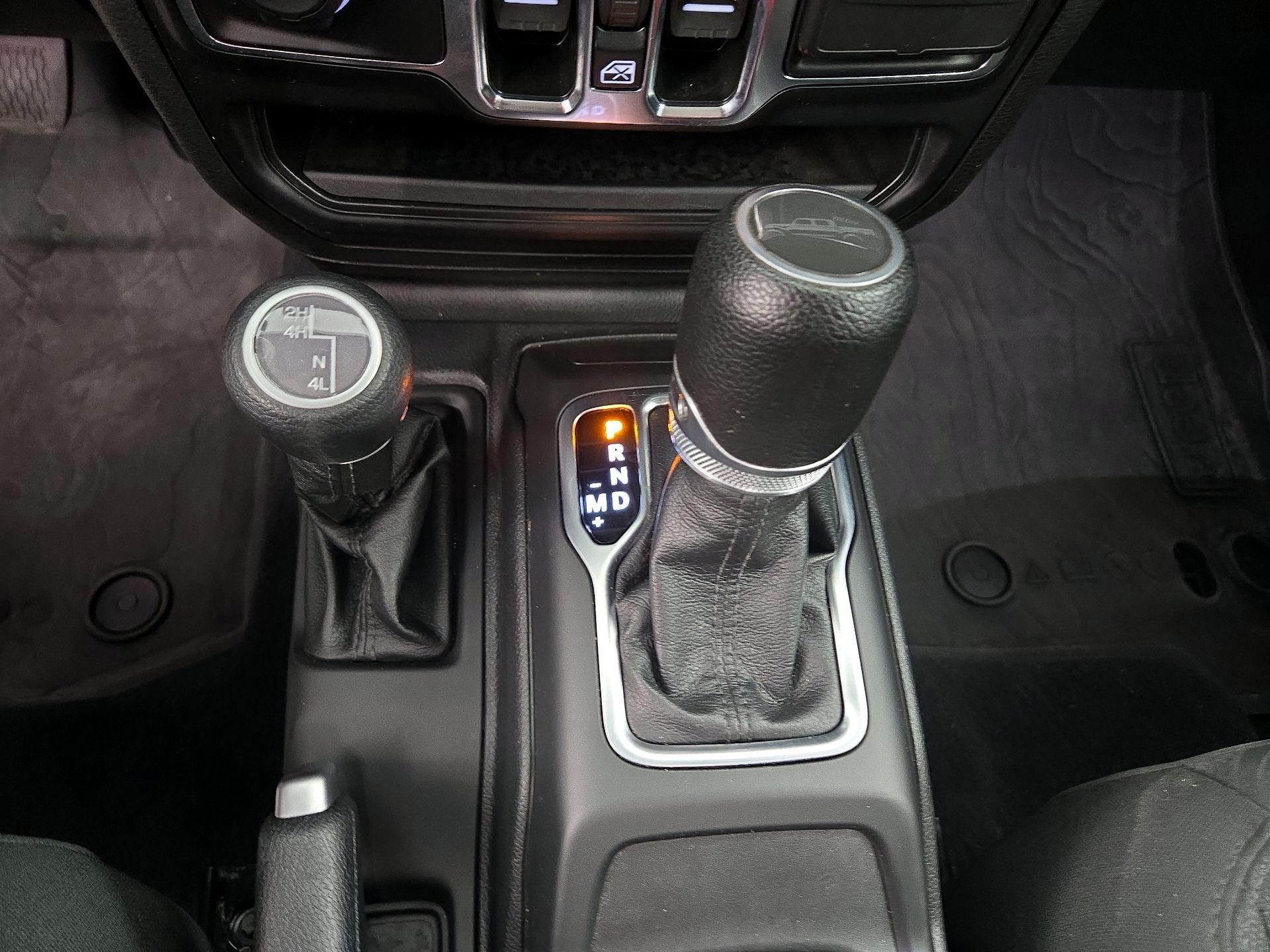 Thumbnail: 2023 Jeep Gladiator - 17