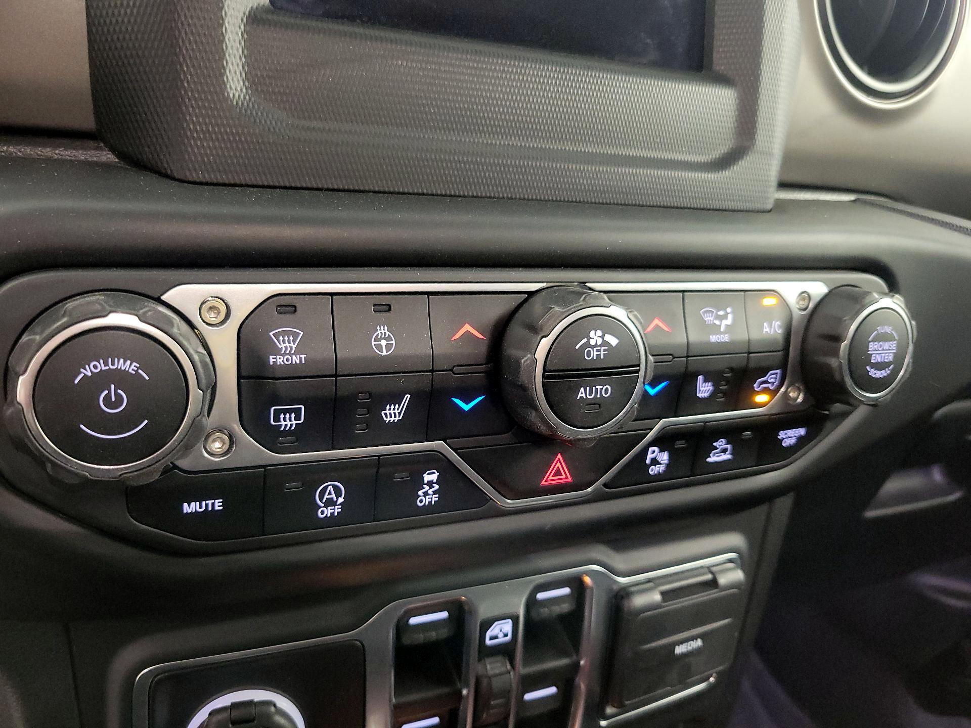 Thumbnail: 2021 Jeep Gladiator - 16