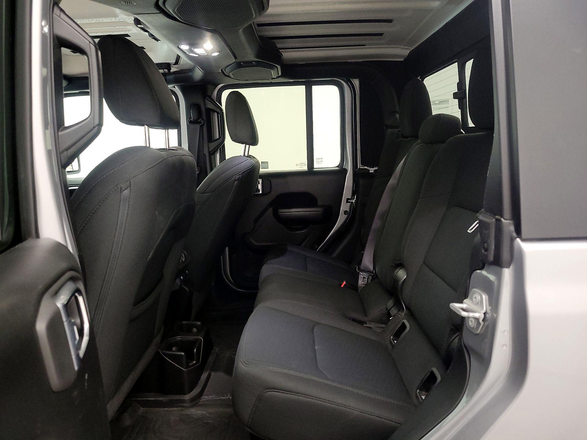 Thumbnail: 2021 Jeep Gladiator - 19